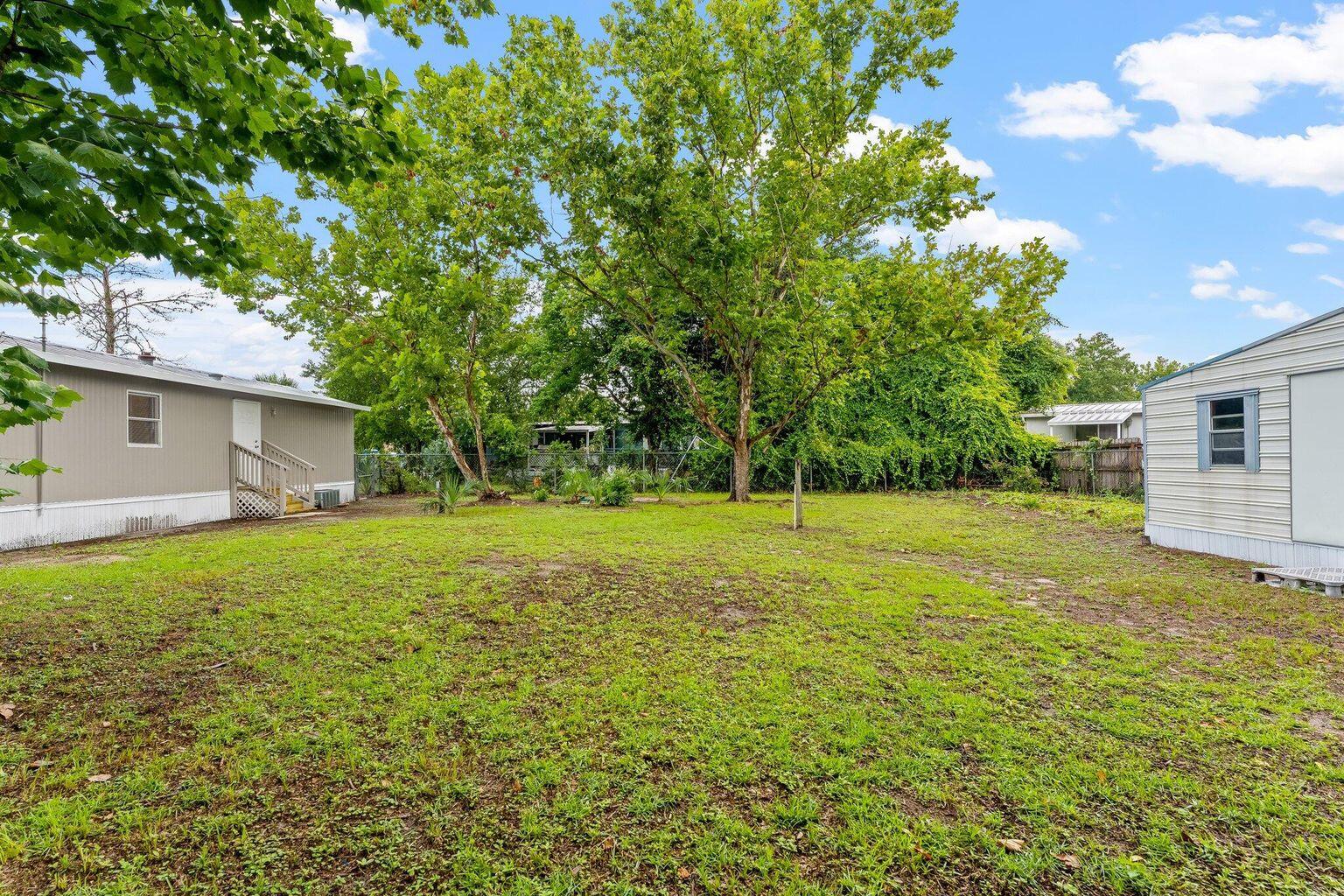 NORTH LAGOON OAKS - Residential