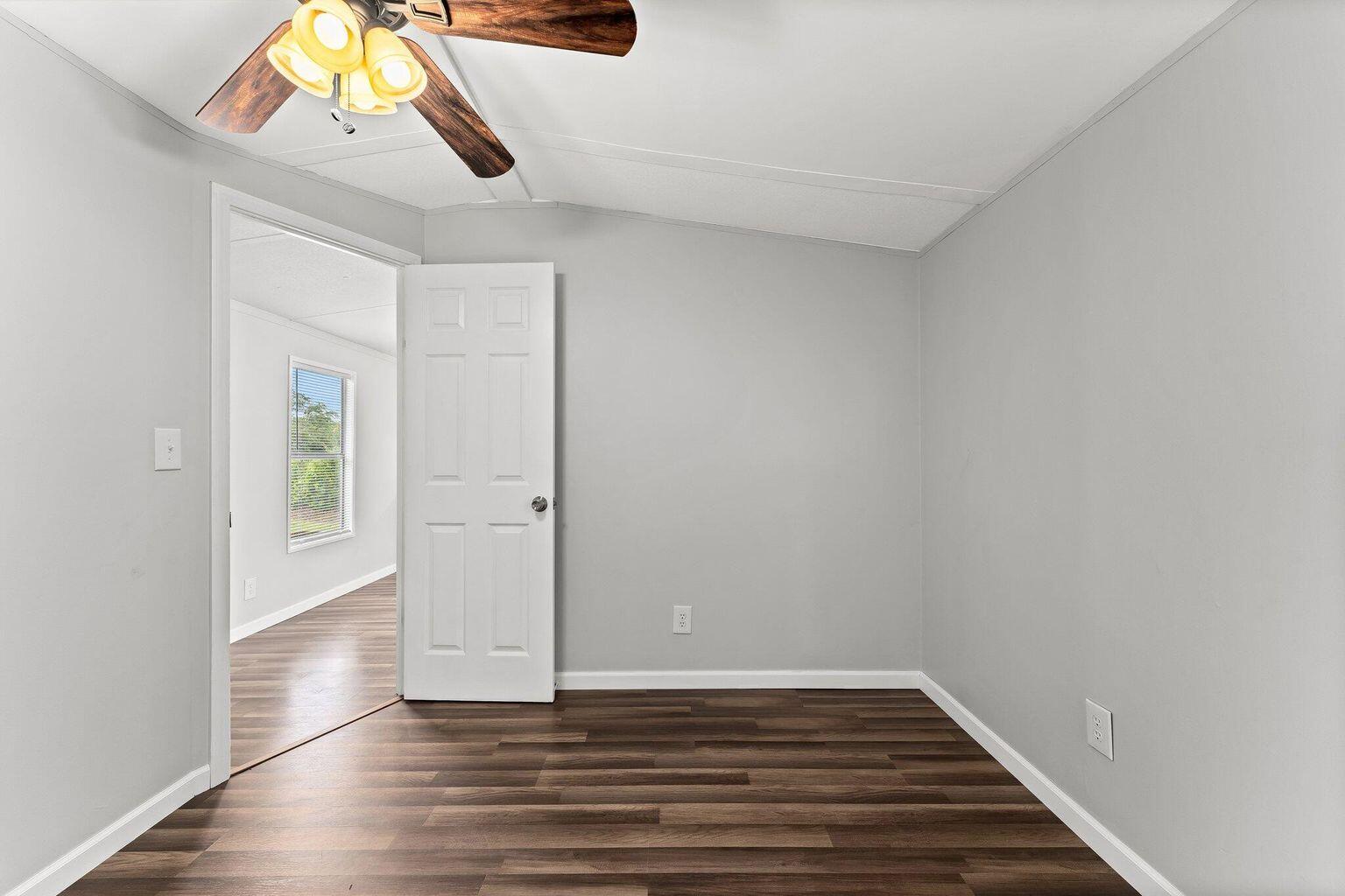 NORTH LAGOON OAKS - Residential