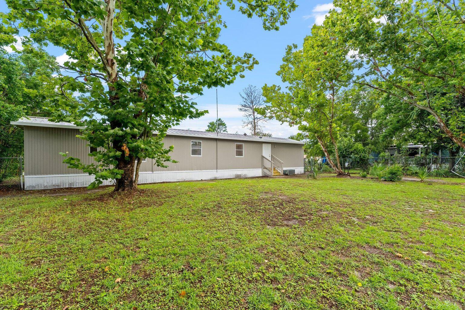 NORTH LAGOON OAKS - Residential