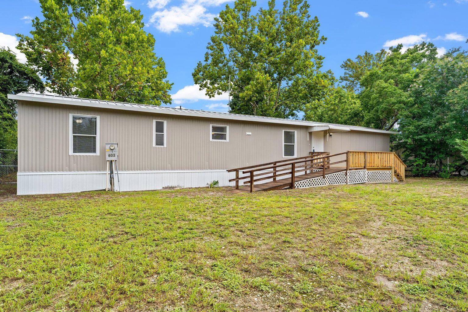 NORTH LAGOON OAKS - Residential