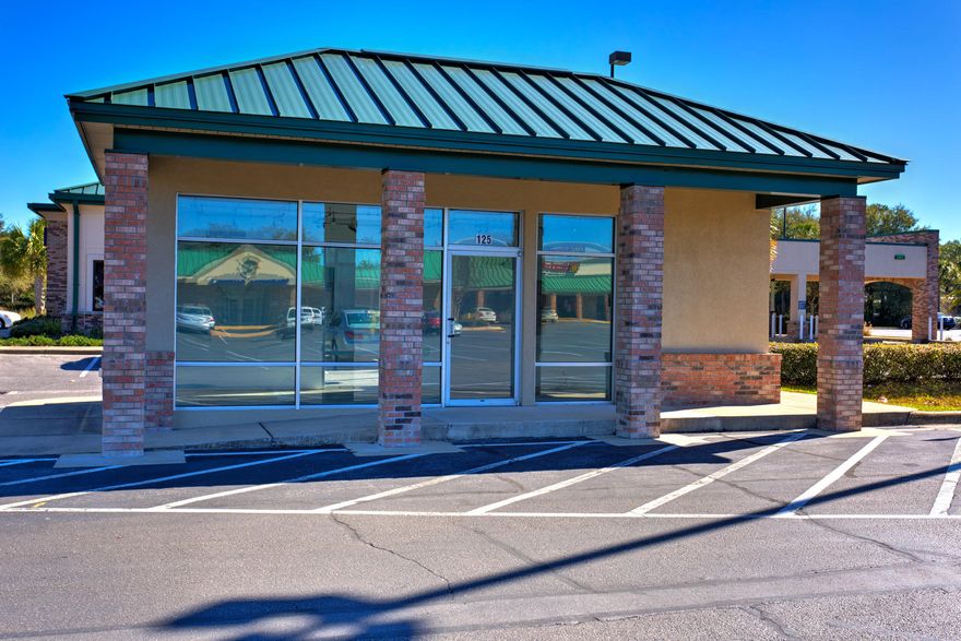 Newly remodeled retail space at Choctaw Plaza with the great visibility and signage on Racetrack Rd. The space would work fantastic for a variety of users (cell phone retailers, frozen yogurt store, coffee shop, etc). Open flooplan with one bathroom. Other tenants at Choctaw Plaza include BBVA Compass Bank, Coldwell Banker, Big Lots, Dollar General, Rent-a-Center, Little Caesars, etc. Video tour is available here: http://emeraldcoastvirtualtours.com/clients/oxana-solovieva/choctaw-plaza/choctaw-plaza.html