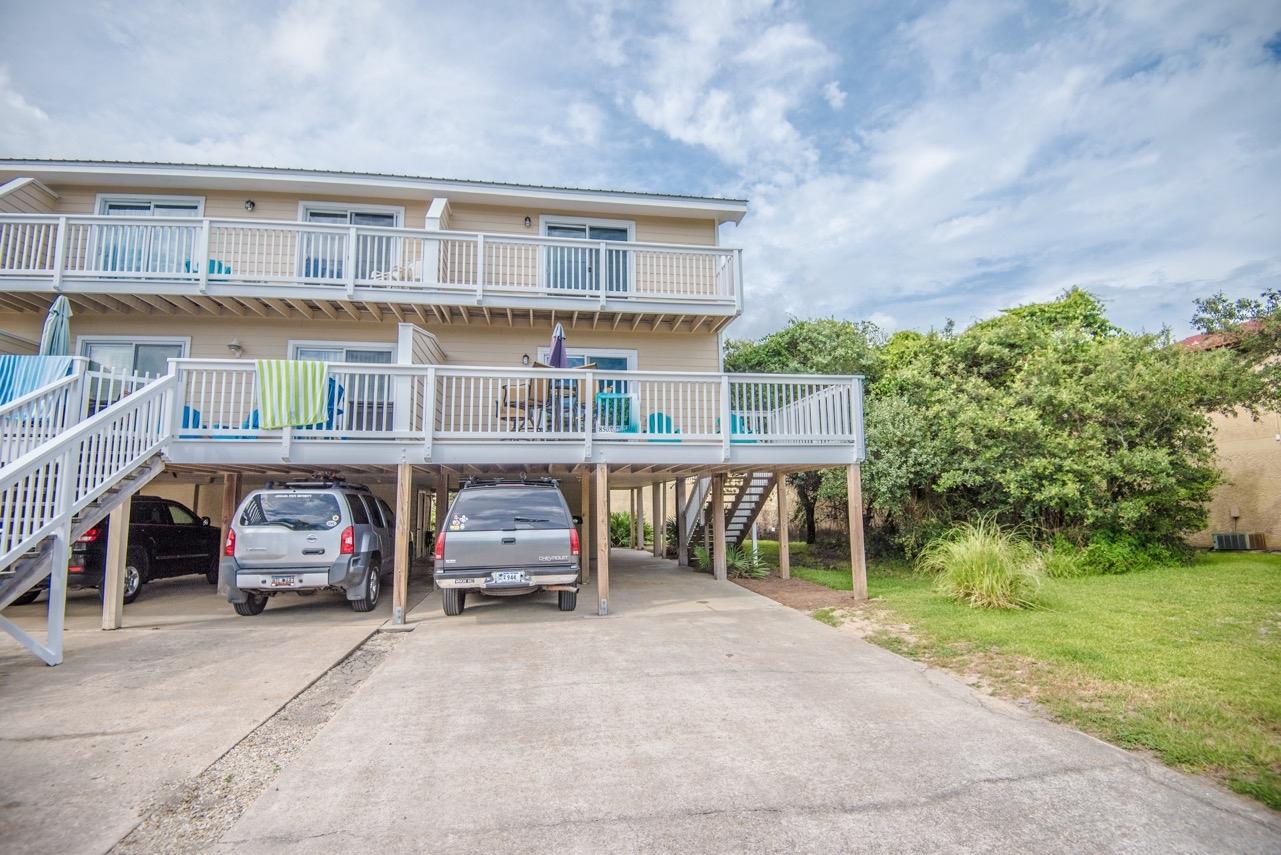 SANDCASTLES BY THE SEA T/H PH 1 - Residential