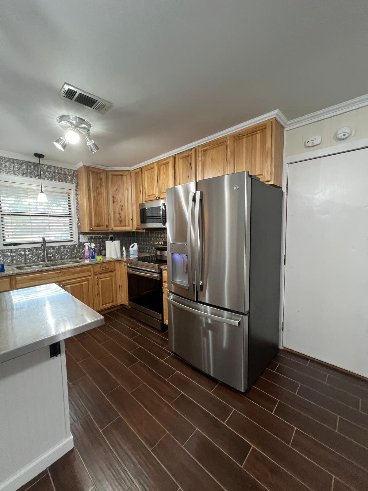 GABLE ESTATES - Residential Lease