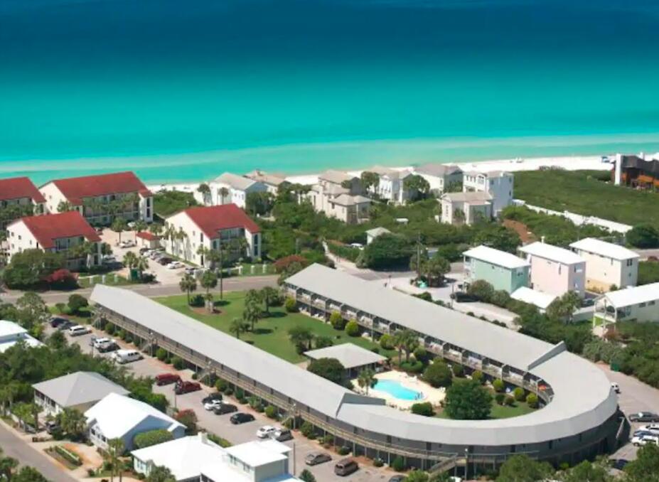 HIDDEN BEACH VILLAS CONDO - Residential