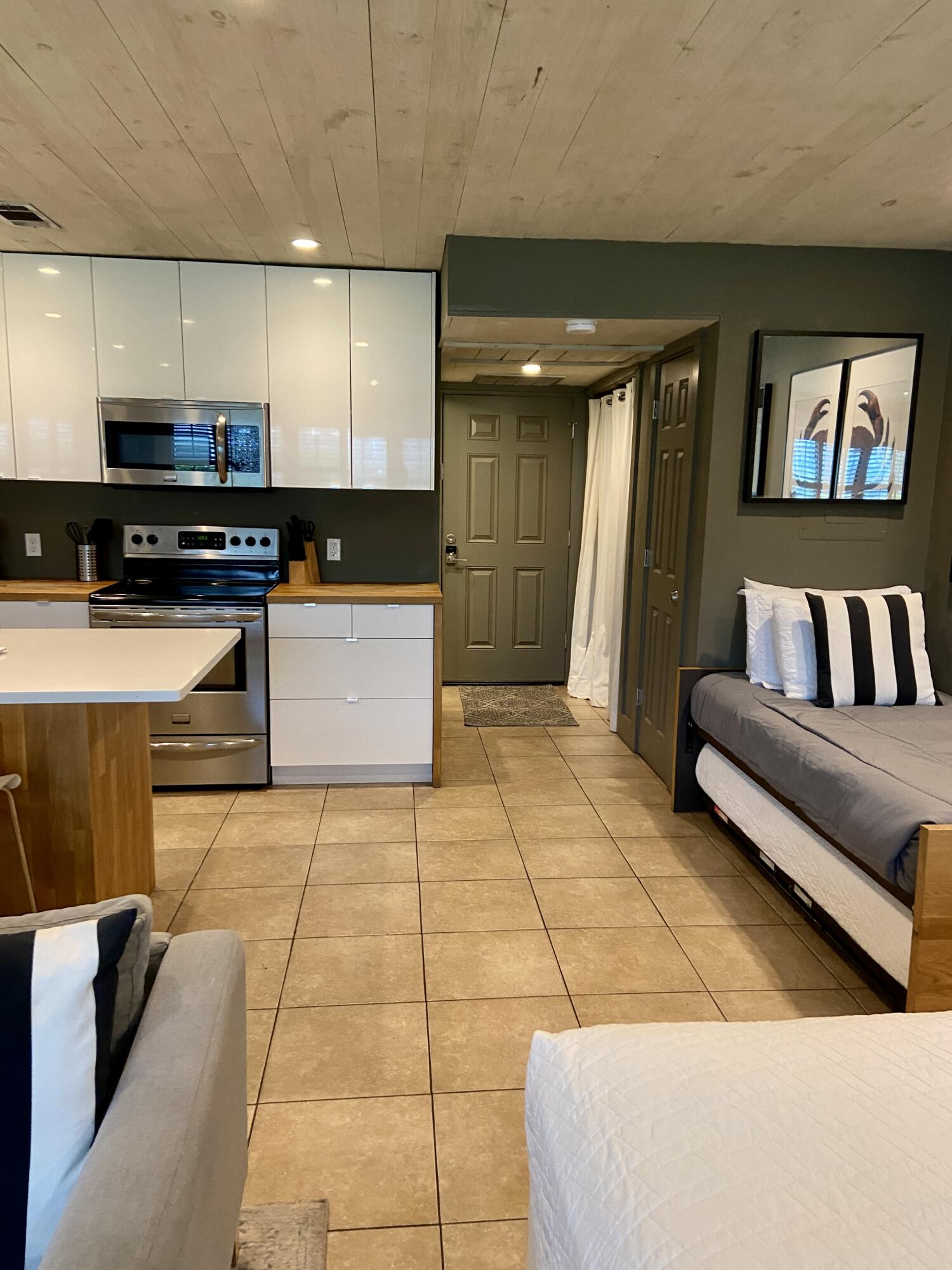 HIDDEN BEACH VILLAS CONDO - Residential