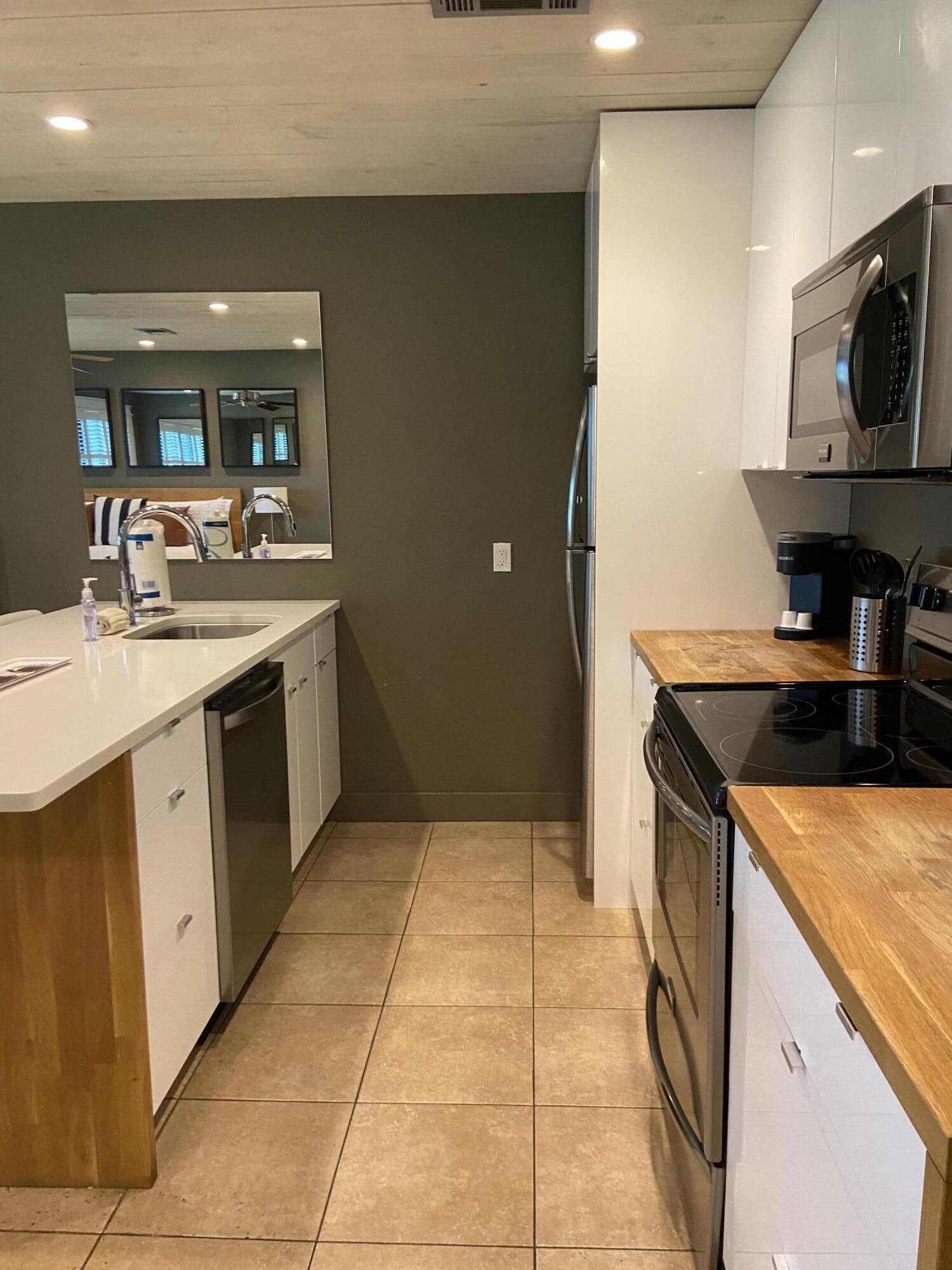 HIDDEN BEACH VILLAS CONDO - Residential