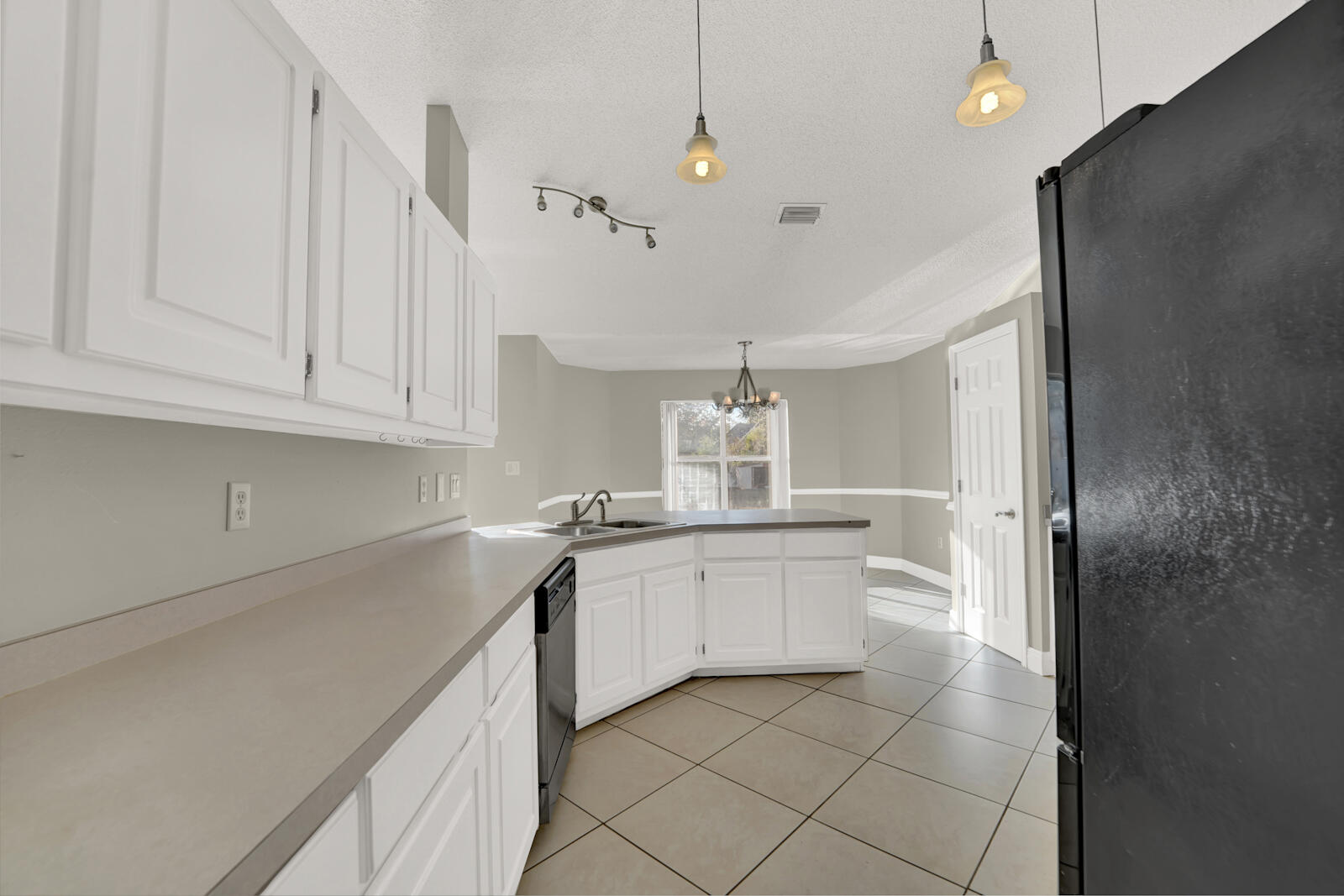 CORONADO VILLAGE PH 3 - Residential