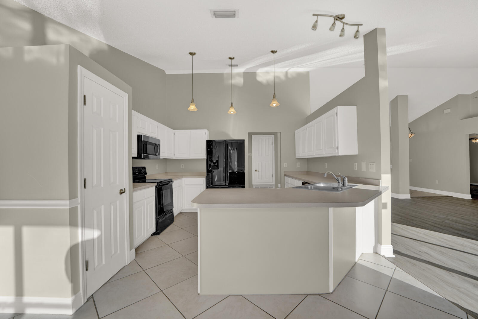 CORONADO VILLAGE PH 3 - Residential