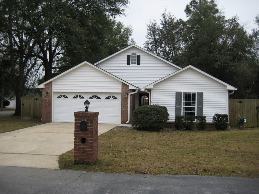 Great South Crestview Location!!! Well-cared for 3 bedroom and 2 bath home in Pinnacle Point. Corner lot and privacy-fenced back yard with mature shade trees. Home features a split-bedroom design, beautiful, low-maintenance wood floors throughout the common areas, carpet in the bedrooms. Kitchen features newer cabinets and counter-tops as well as stainless steel appliances. Home has been freshly painted - including walls and trim. Three dimensional shingle / 30 year roof installed in 2015 for your peace of mind. All appliances convey, including high-efficiency washer and dryer. All of this and county taxes! Don't miss this opportunity to own a conveniently located south Crestview home at a fantastic price point!