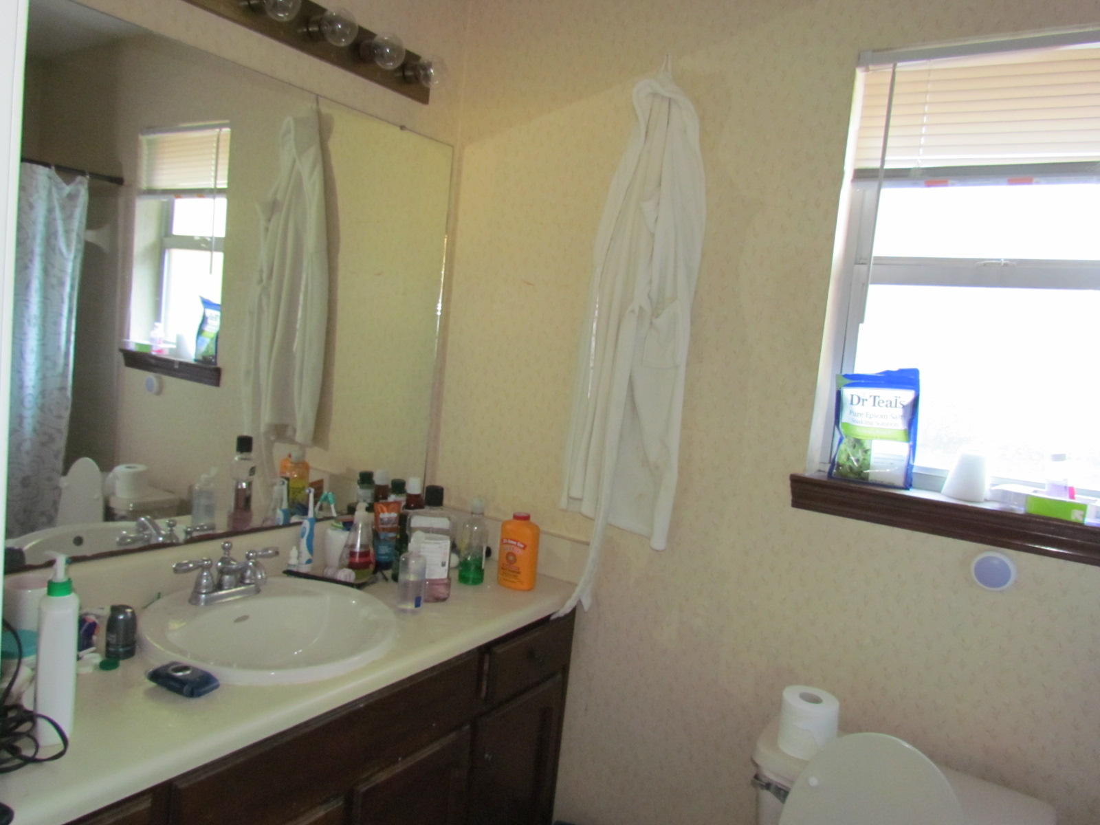 CRYSTAL LAKE ESTATES - Residential Lease