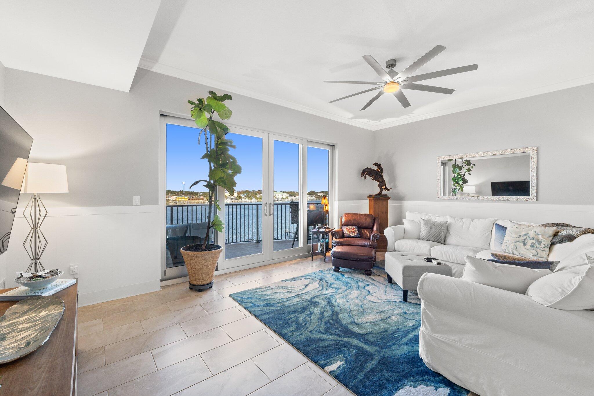 HARBOR LIGHTS - Residential