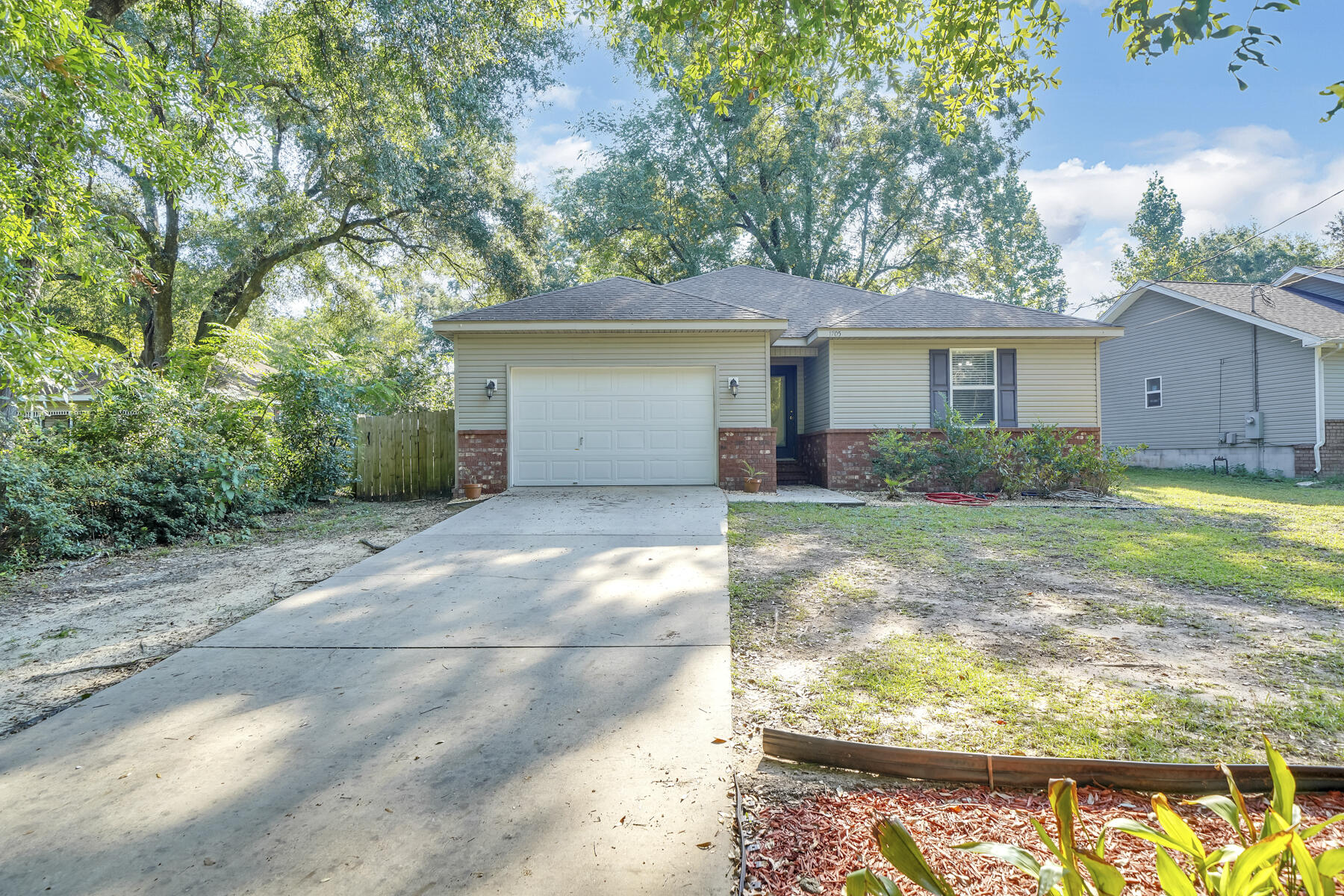 MCLAUGHLIN & HARRIS - Residential