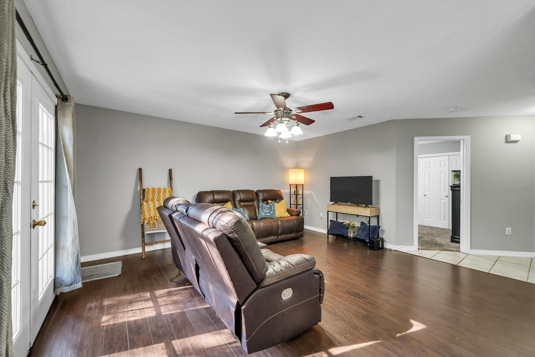 MCLAUGHLIN & HARRIS - Residential