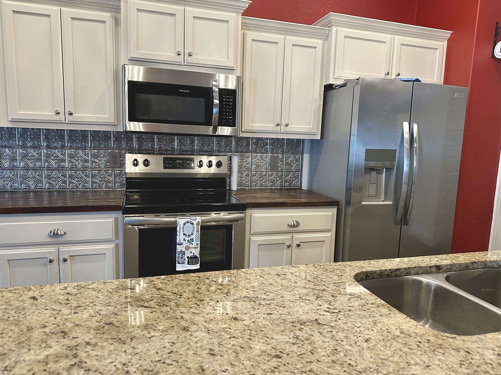 CHARLESTON PLACE - Residential Lease