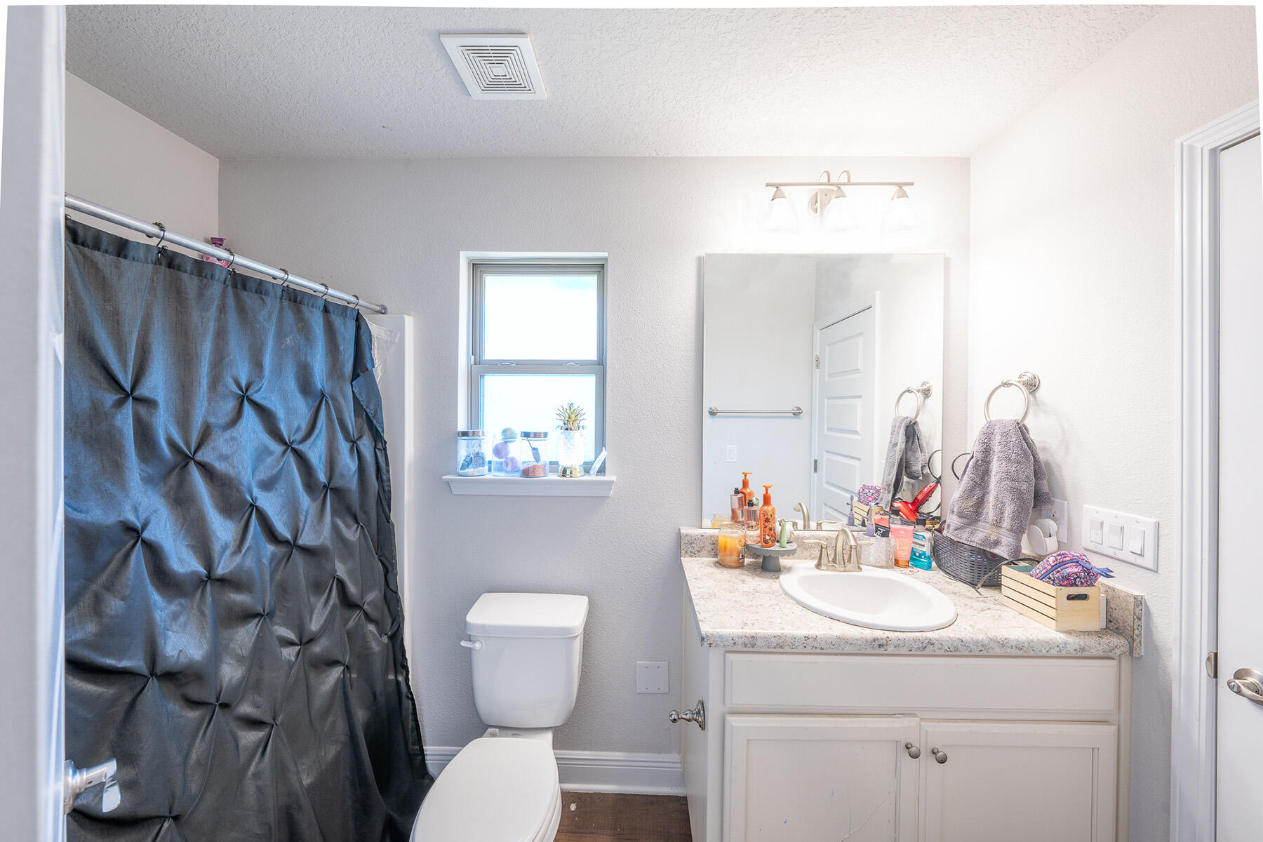 CHARLESTON PLACE - Residential Lease