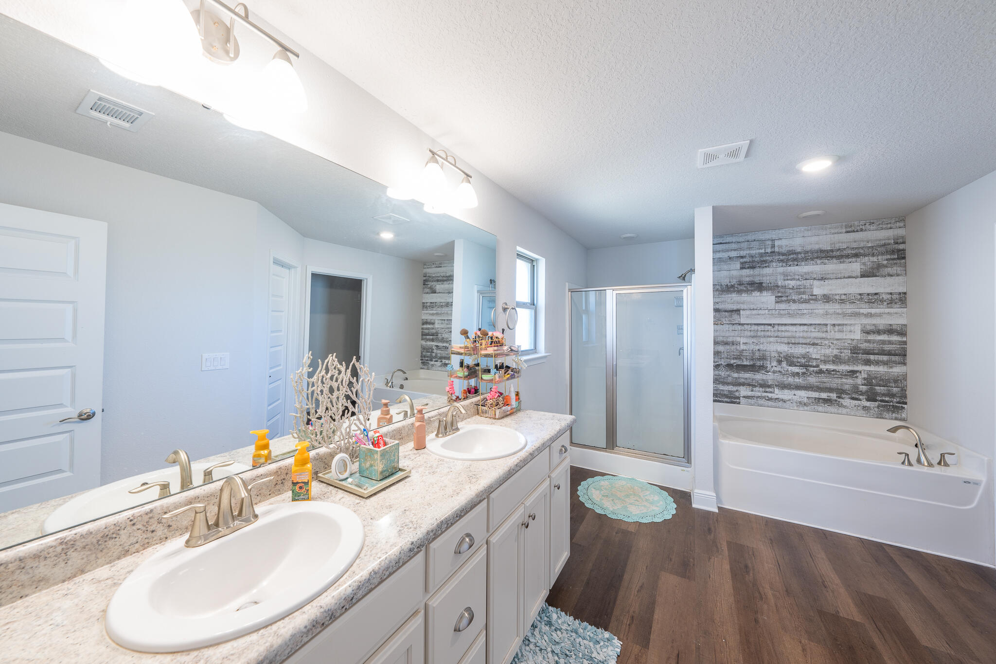 CHARLESTON PLACE - Residential Lease