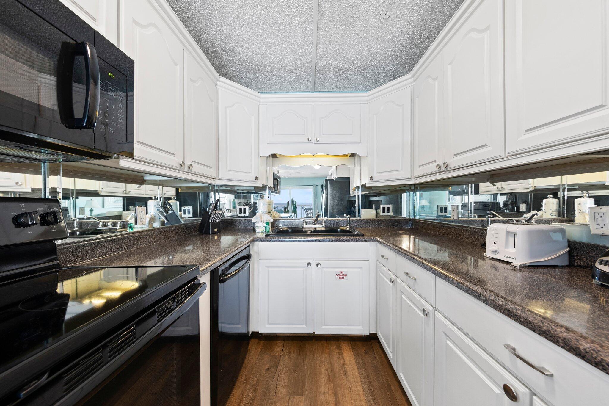 THE SUMMIT - Residential