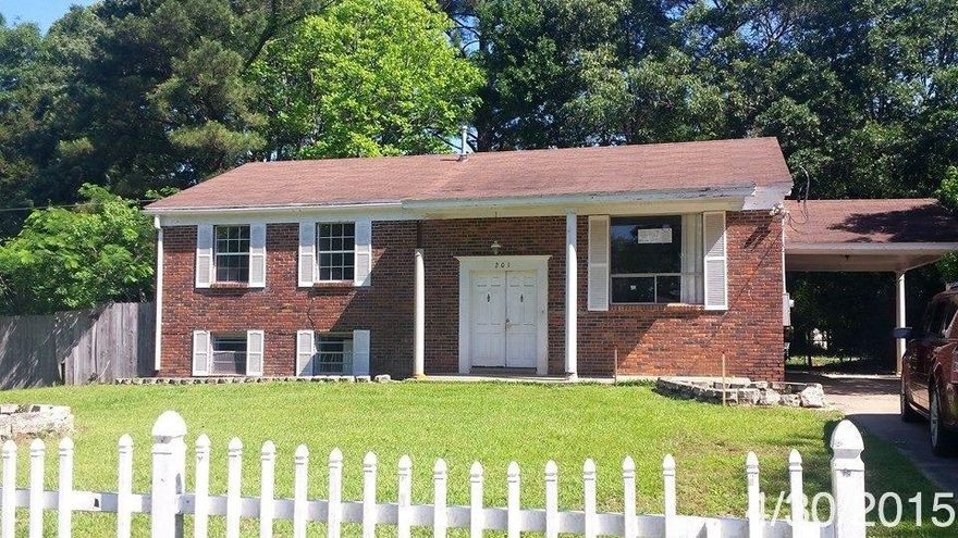 Handsome split level home on a coveted corner lot. This home features over 2200sqft of functional floor plan, spacious rooms, hardwood flooring and a basement! Home is also close to elementary school. This home is a must see!