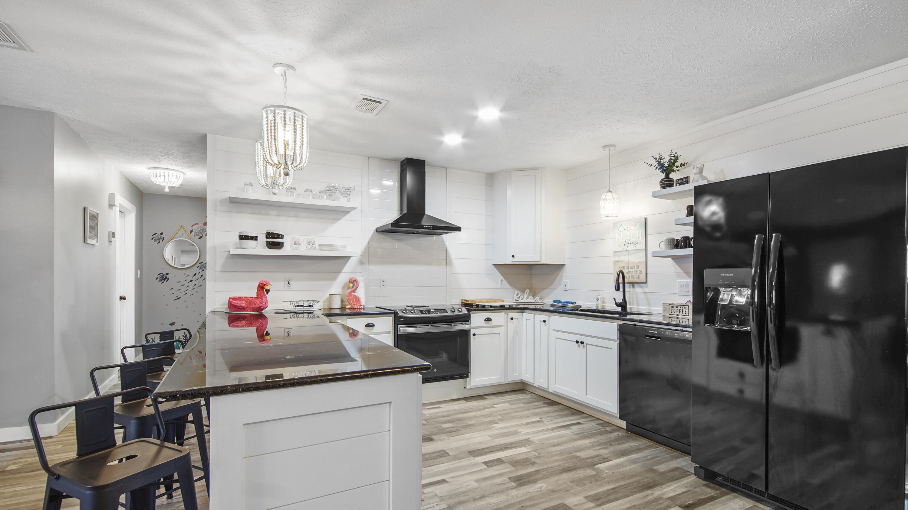 WHITE SANDS ESTATES - Residential
