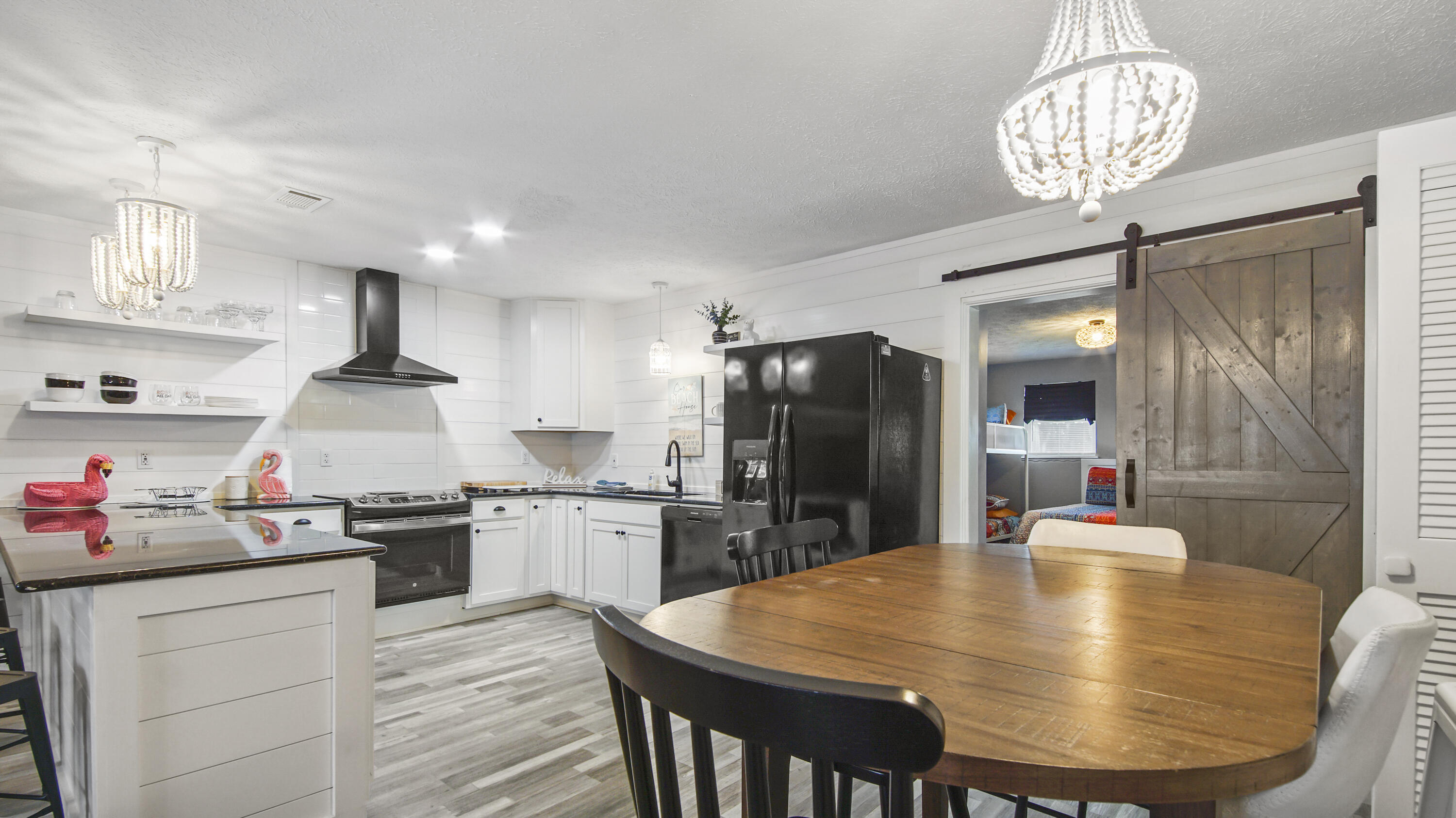 WHITE SANDS ESTATES - Residential