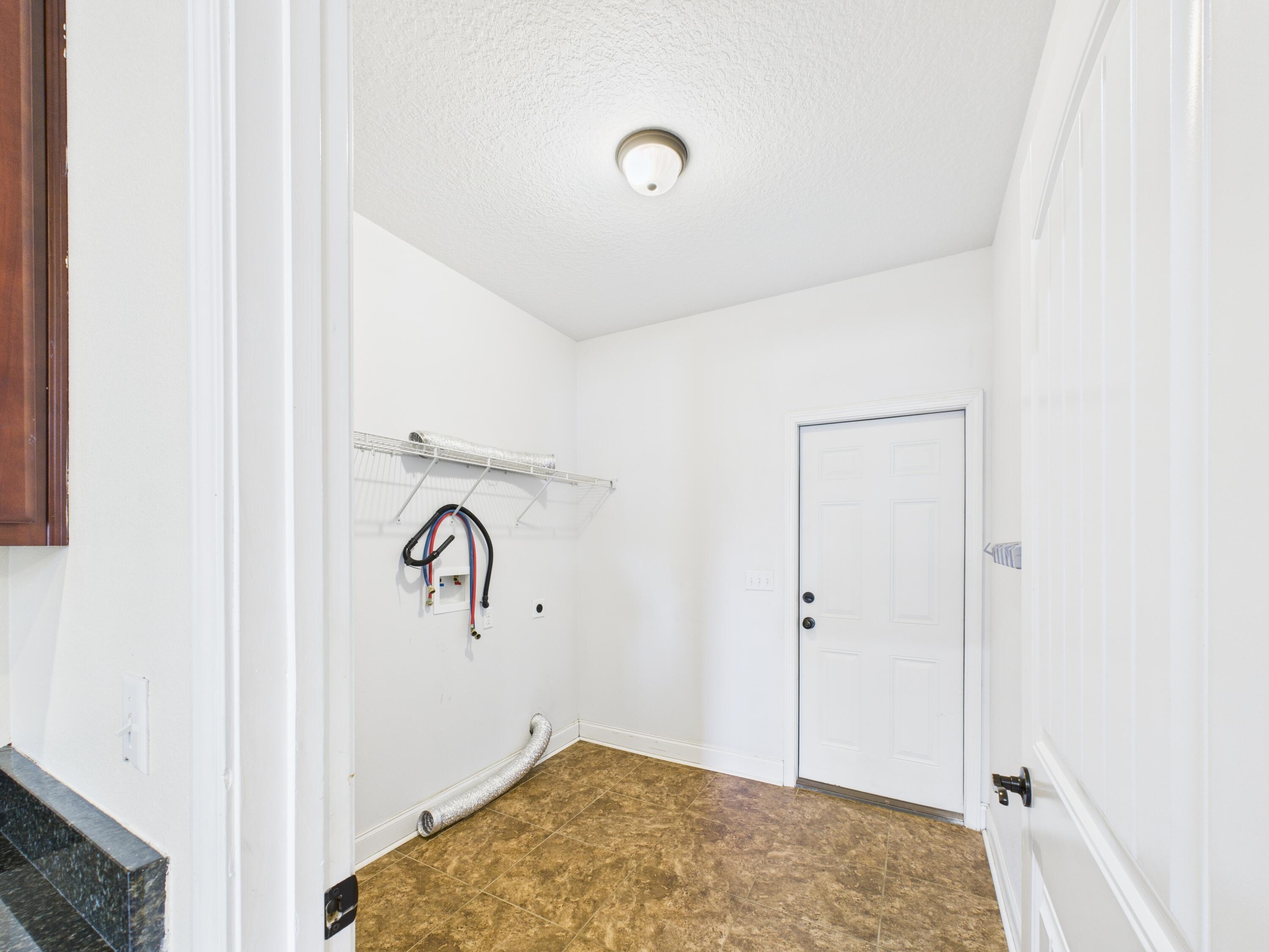 PLANTATION OAKS S/D - Residential Lease