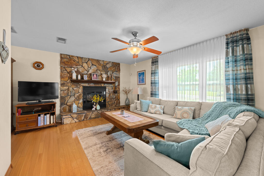 BAYOU WOODS - Residential
