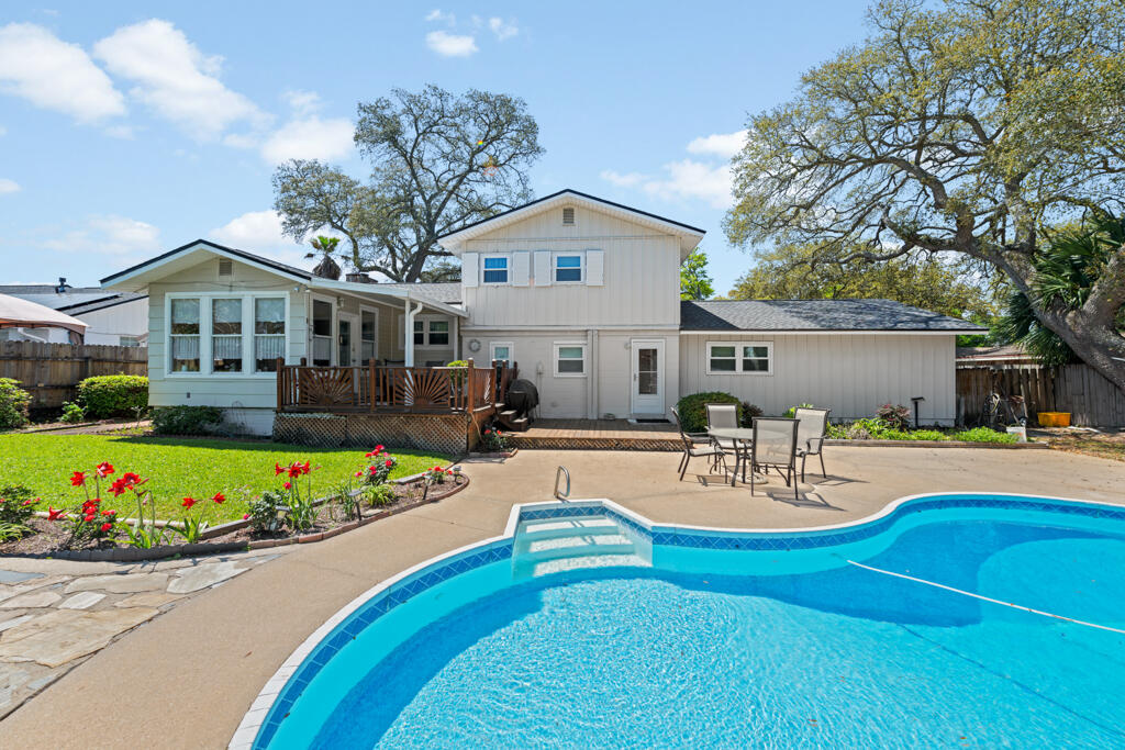 BAYOU WOODS - Residential