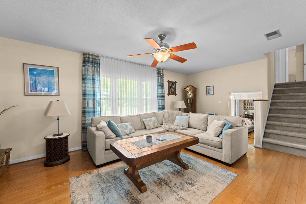 BAYOU WOODS - Residential