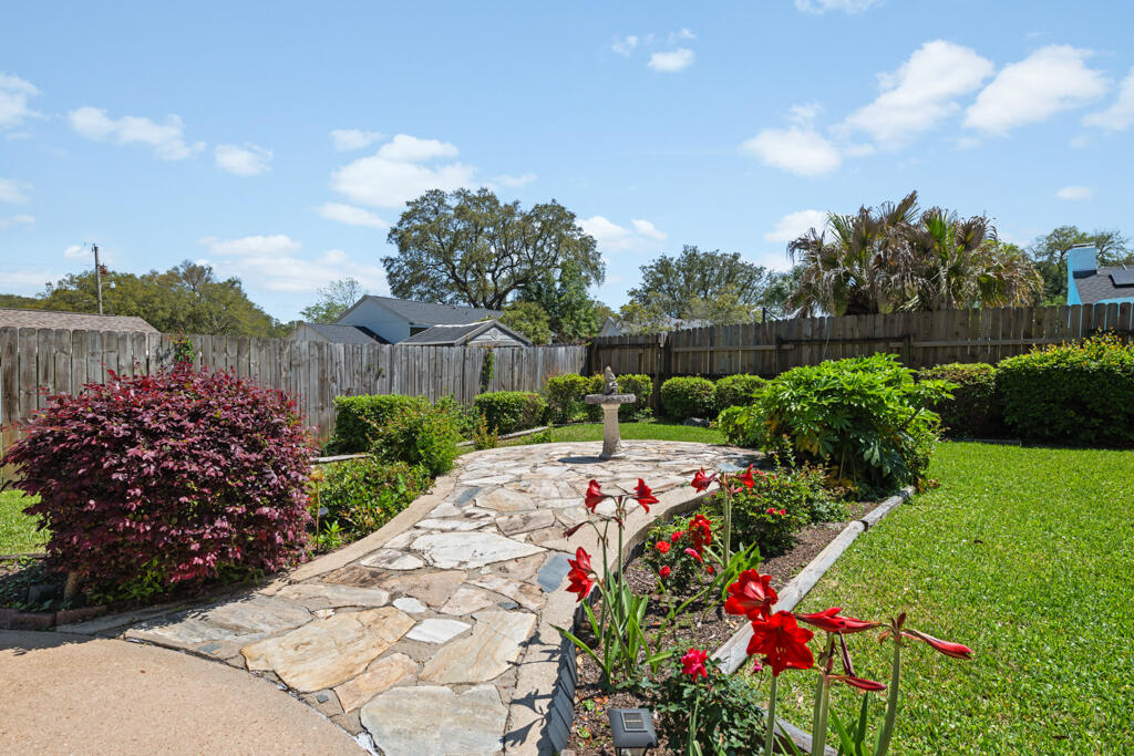 BAYOU WOODS - Residential