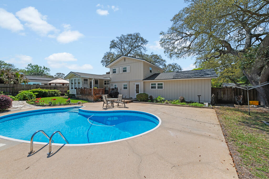 BAYOU WOODS - Residential
