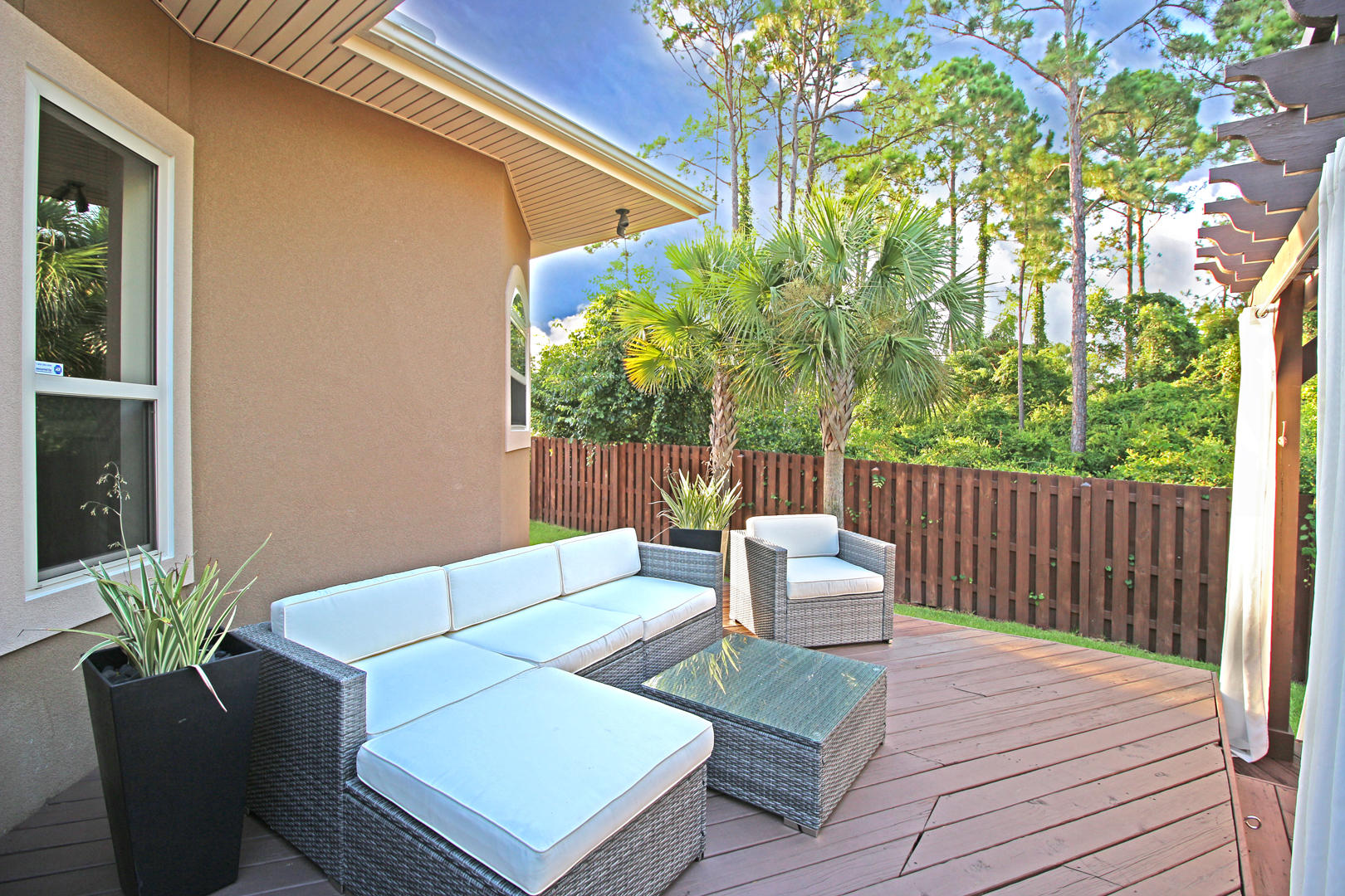 CHARDONNAY ESTATES - Residential