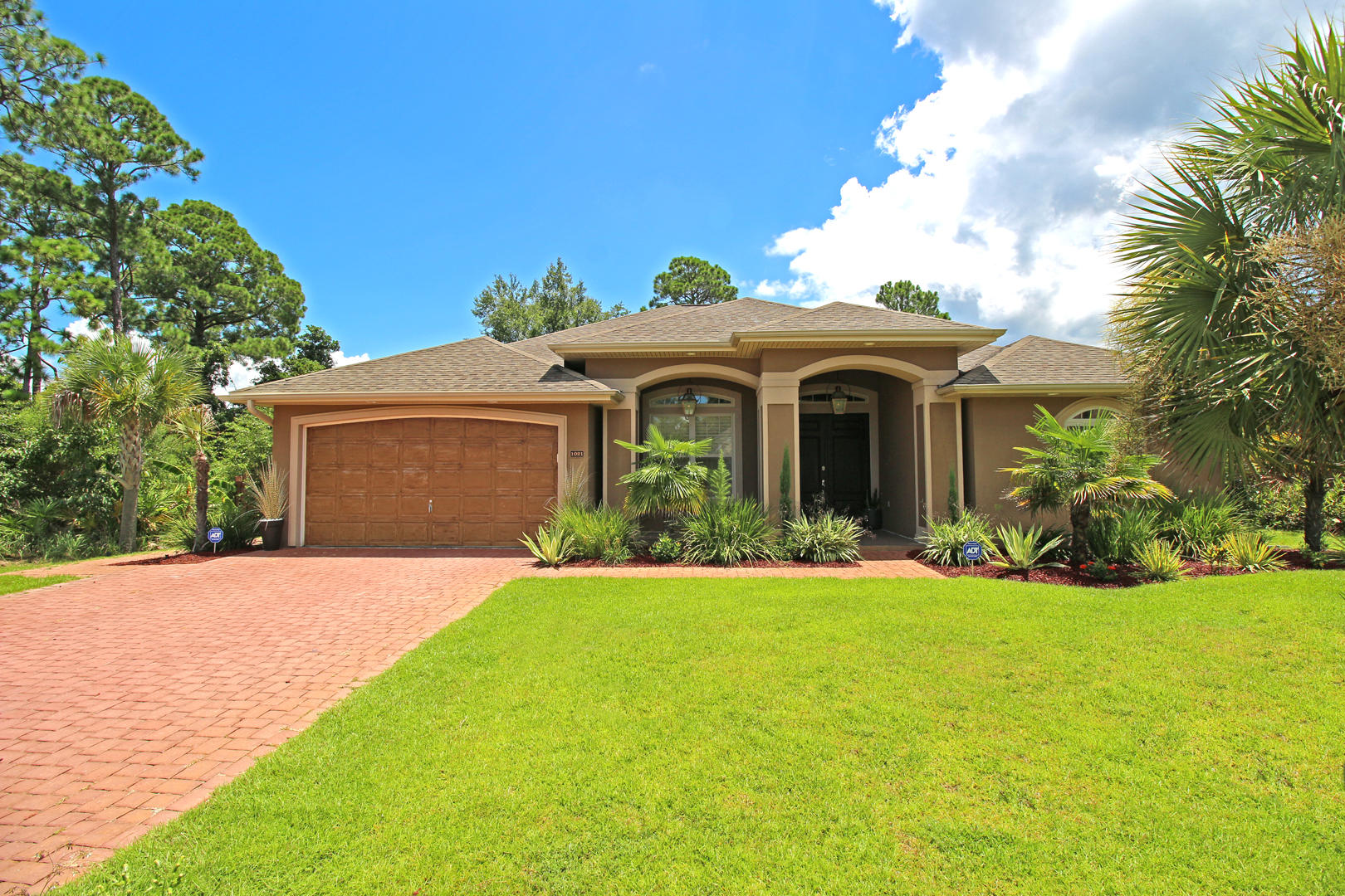 CHARDONNAY ESTATES - Residential