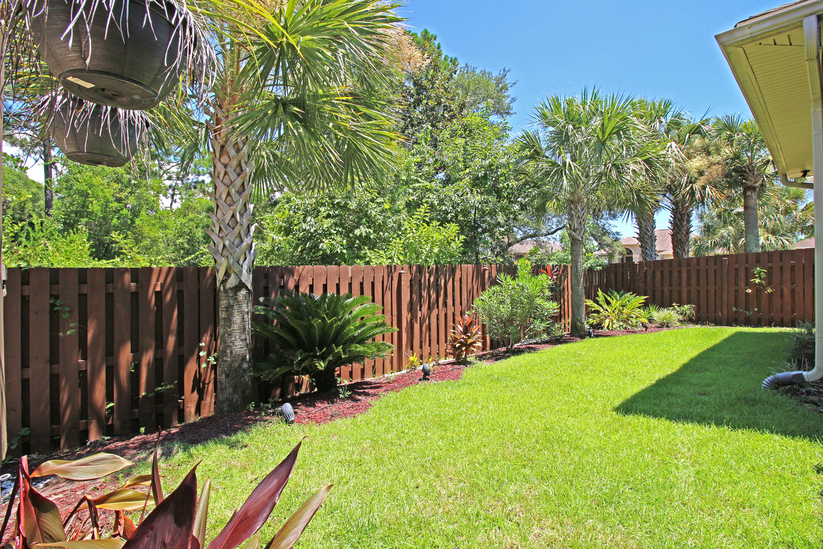 CHARDONNAY ESTATES - Residential