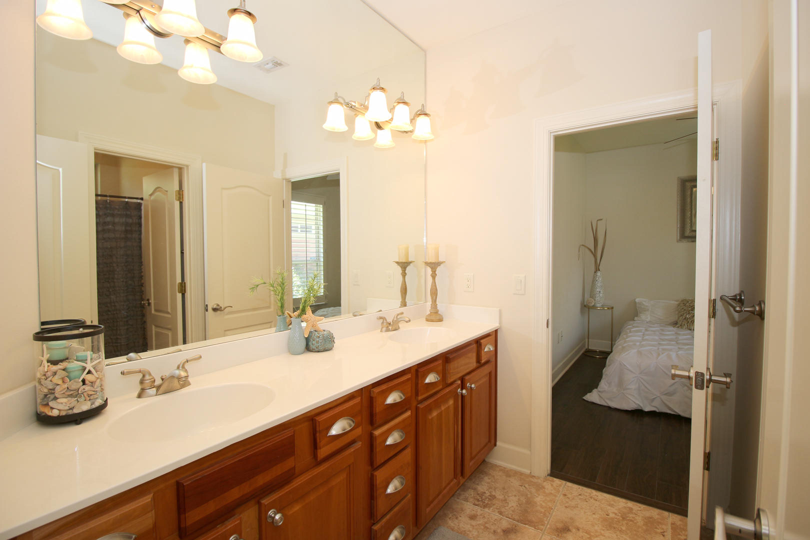 CHARDONNAY ESTATES - Residential