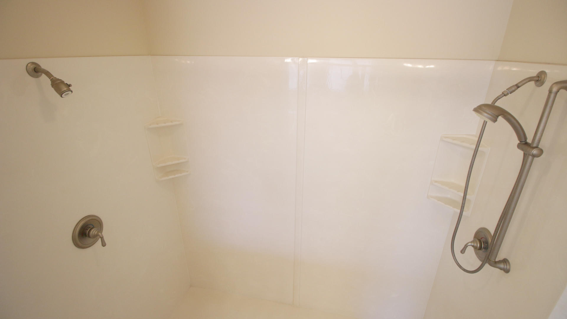 CHARDONNAY ESTATES - Residential