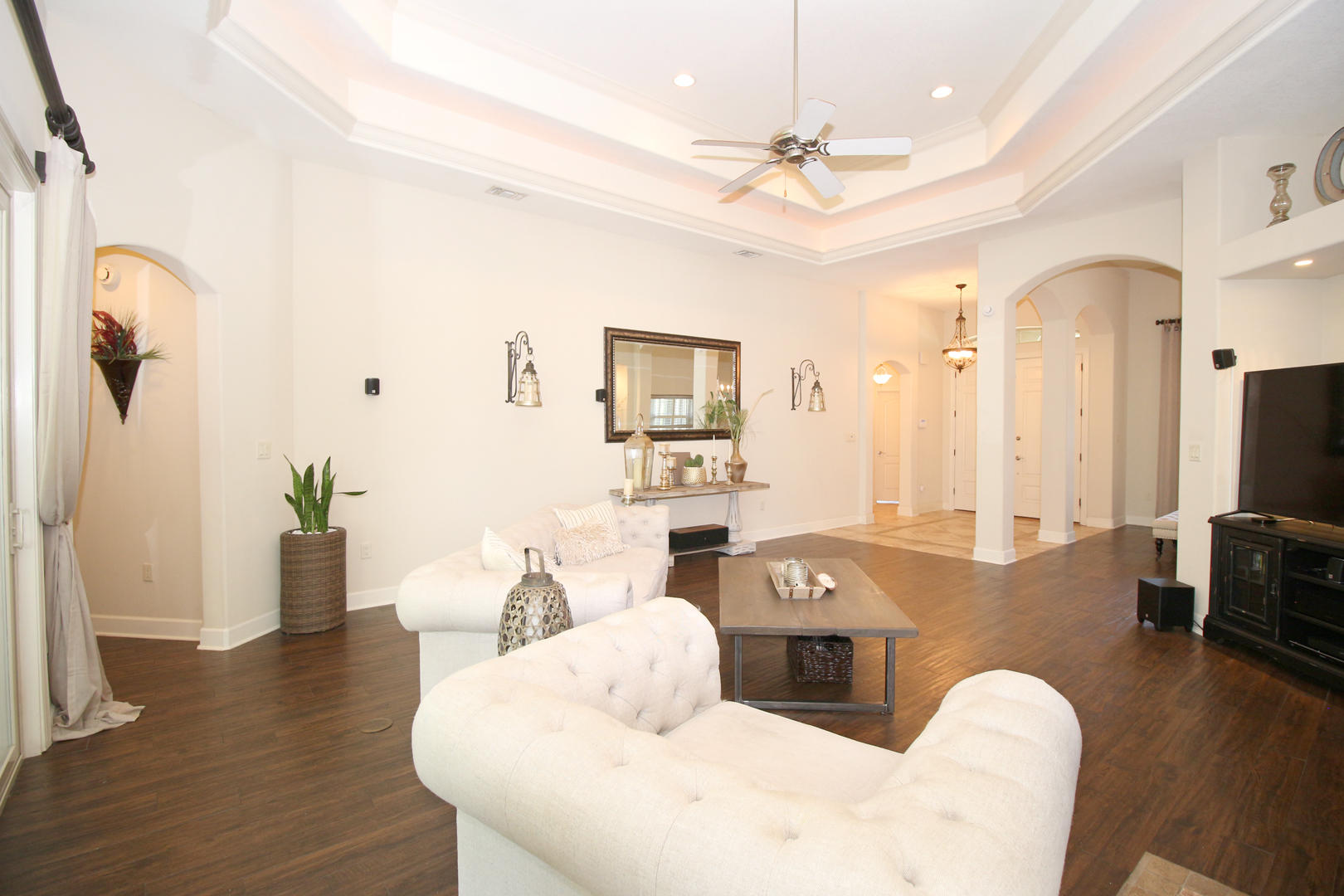 CHARDONNAY ESTATES - Residential