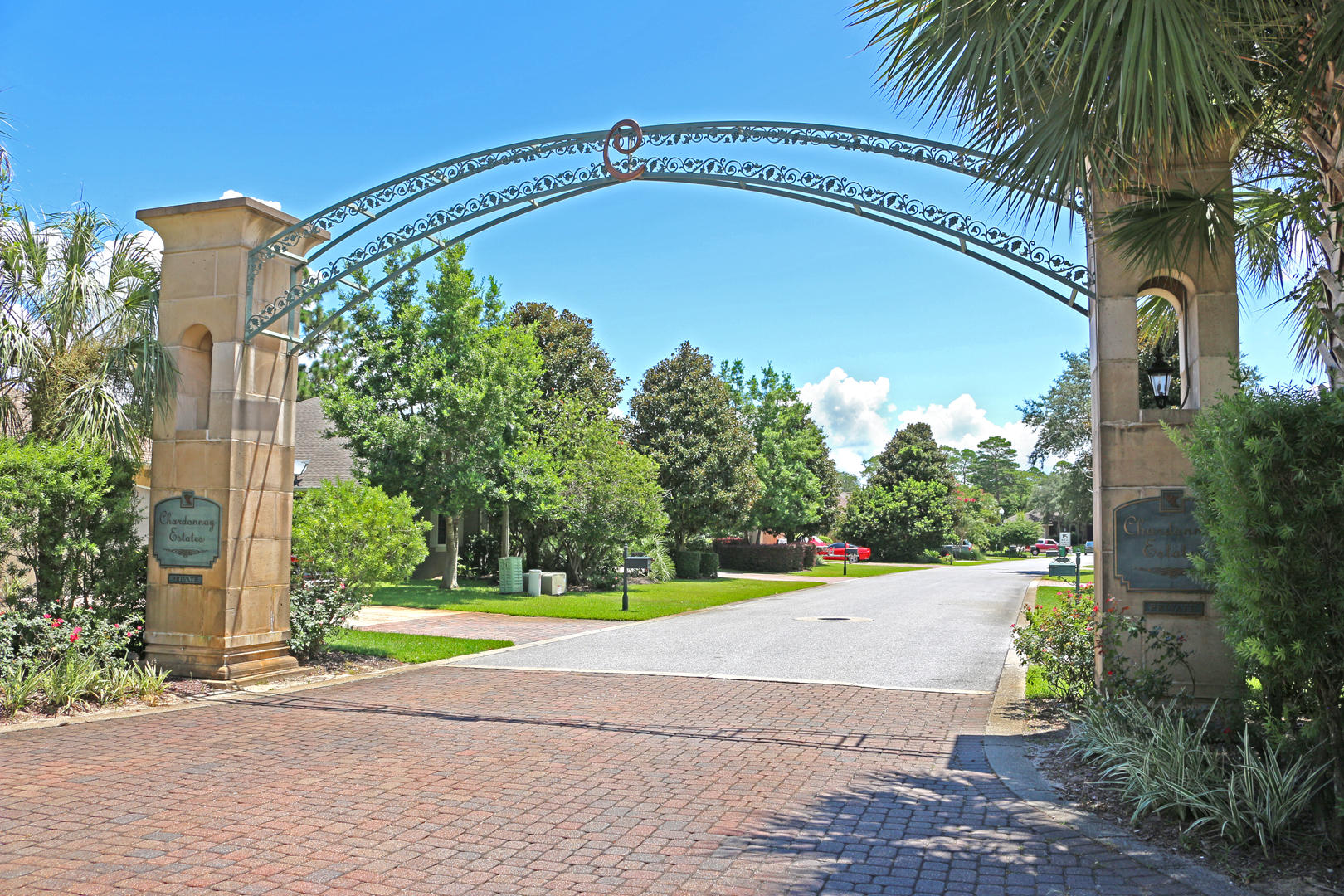 CHARDONNAY ESTATES - Residential