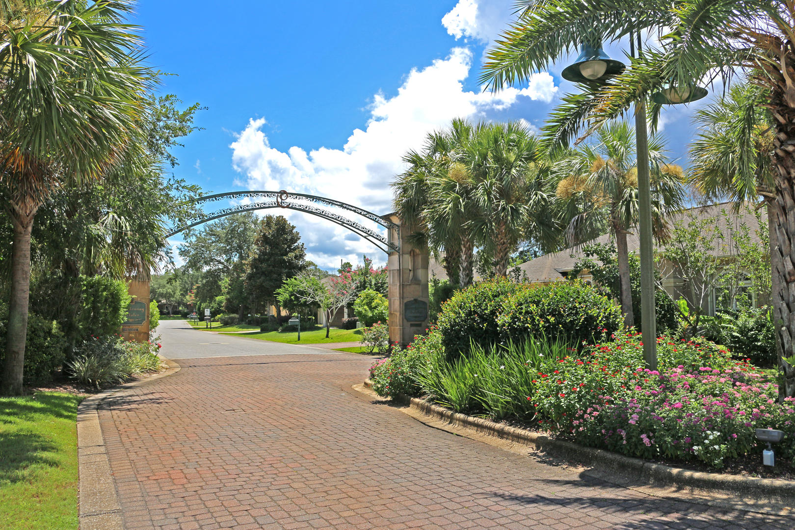 CHARDONNAY ESTATES - Residential