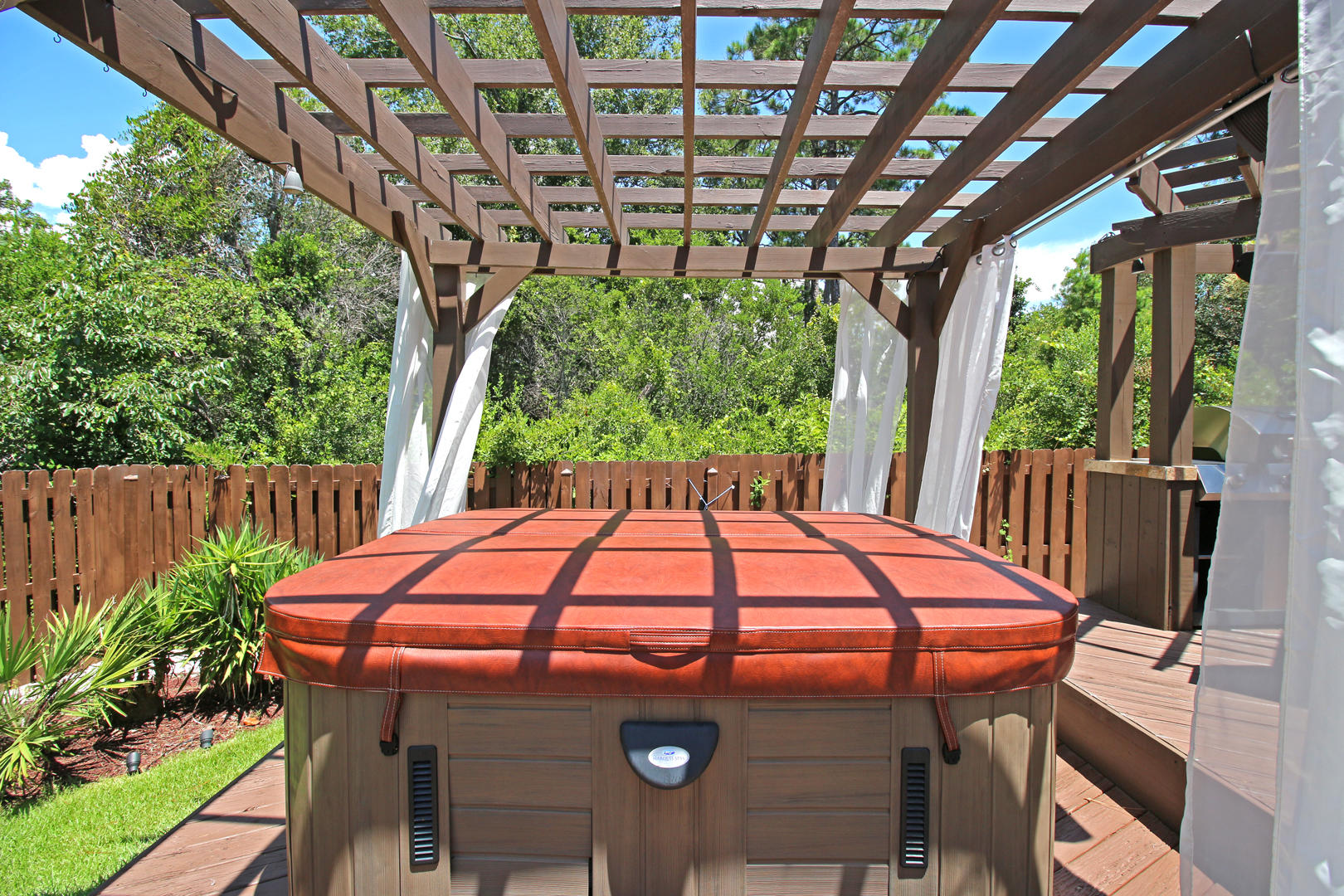 CHARDONNAY ESTATES - Residential