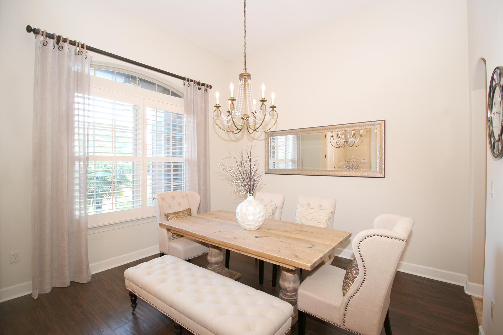 CHARDONNAY ESTATES - Residential