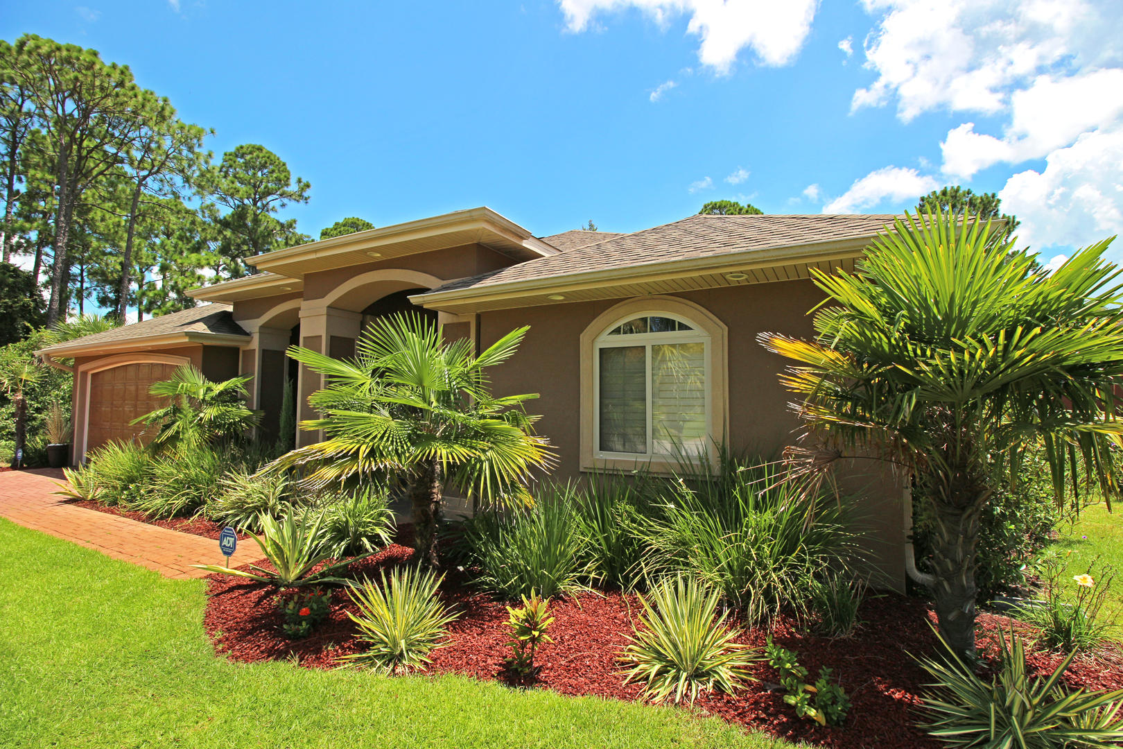 CHARDONNAY ESTATES - Residential