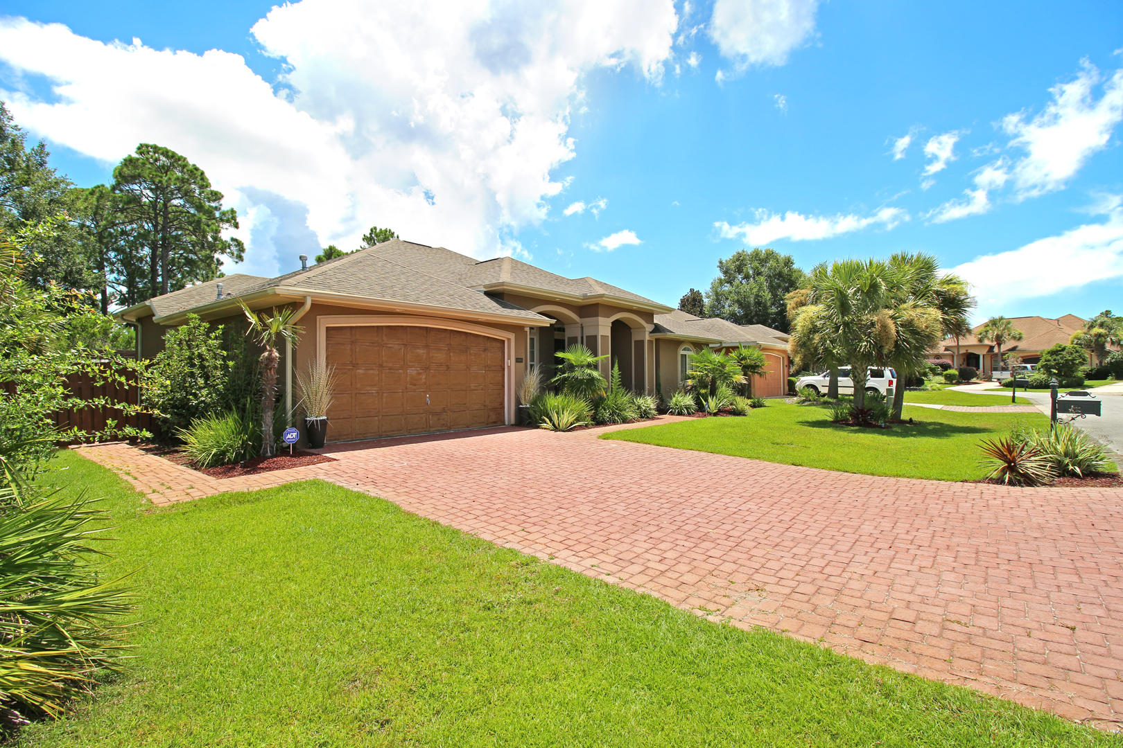 CHARDONNAY ESTATES - Residential