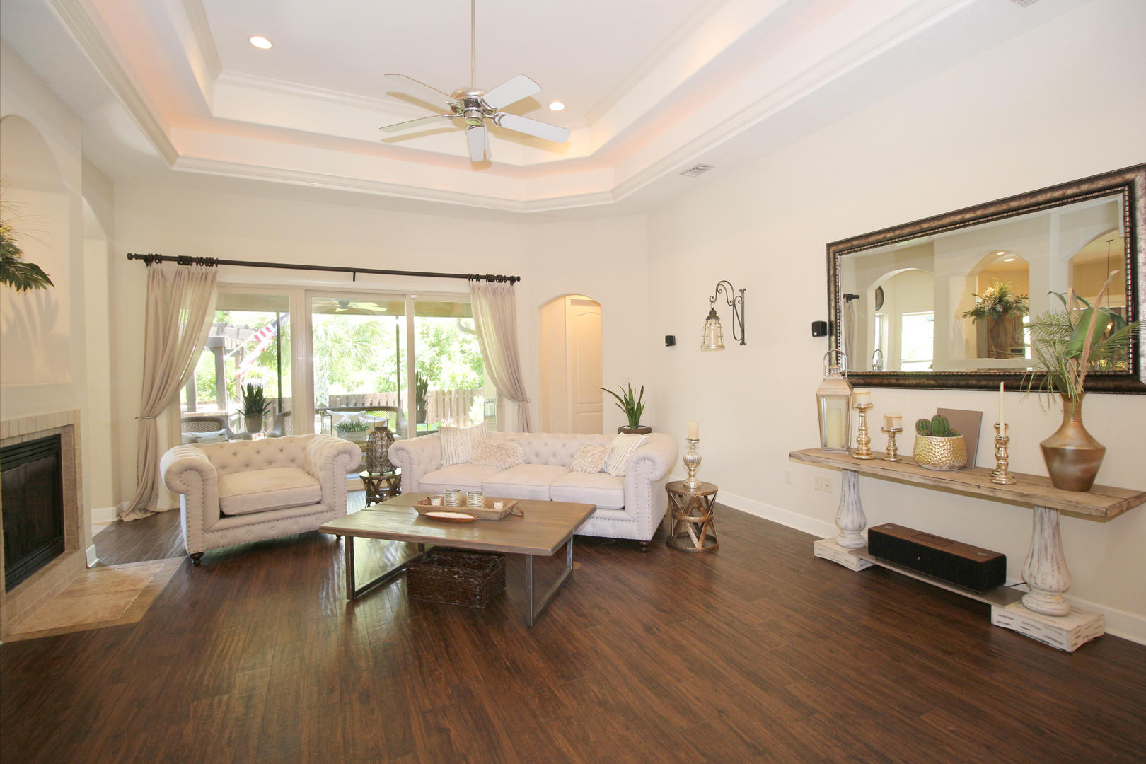 CHARDONNAY ESTATES - Residential