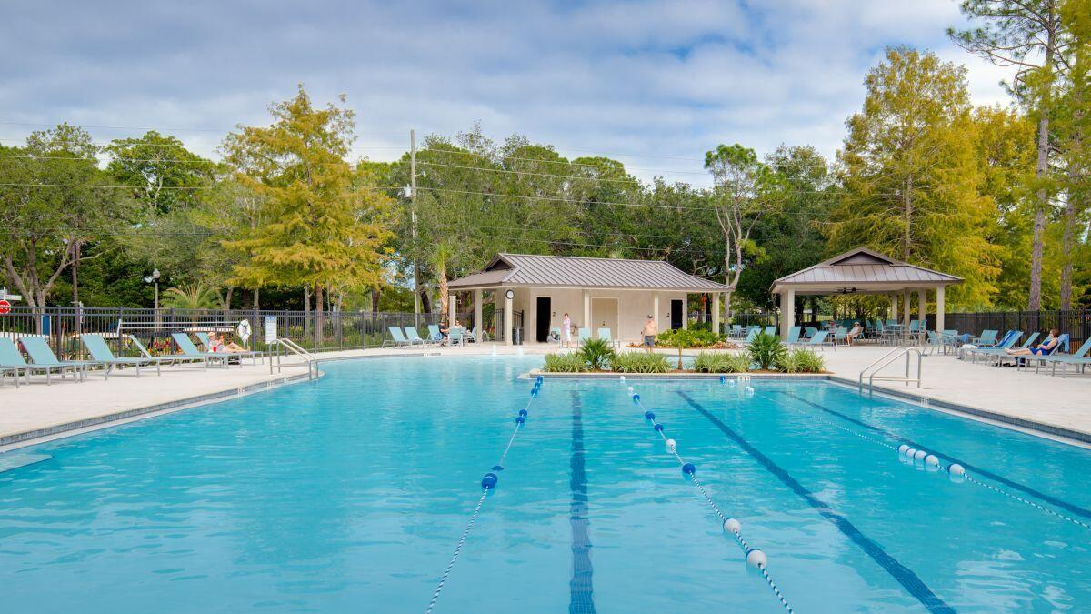 LINKSIDE VILLAGE UNIT 1 - Residential