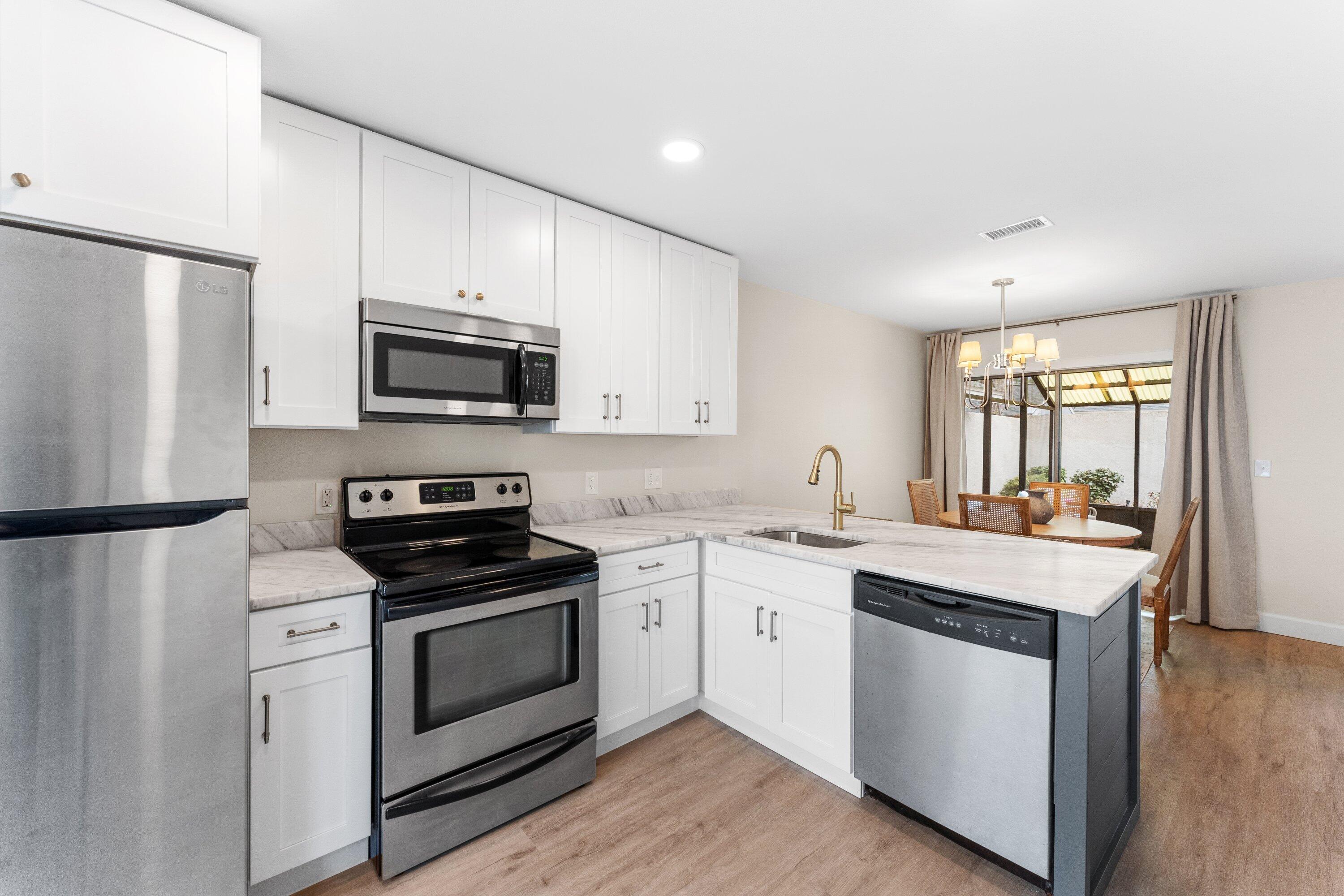 LINKSIDE VILLAGE UNIT 1 - Residential