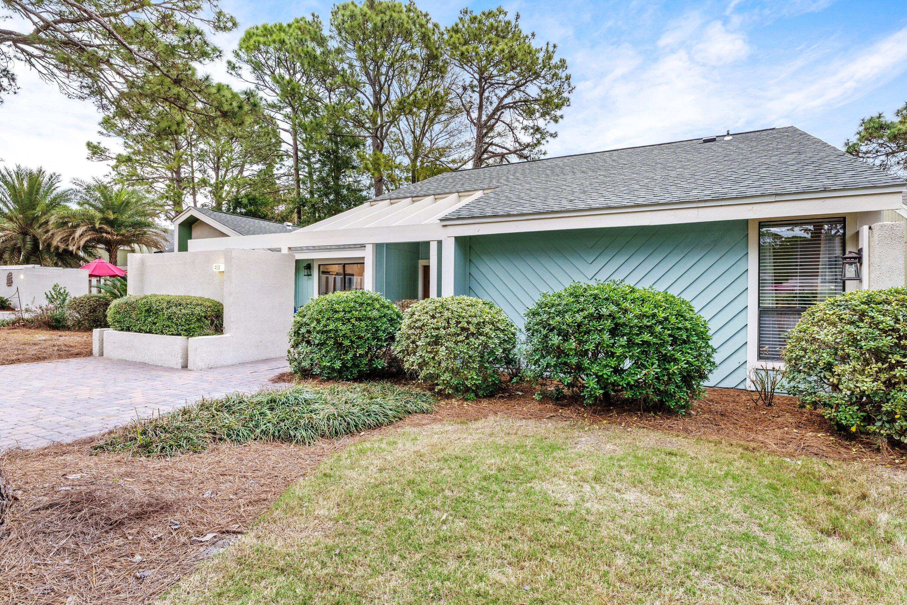 LINKSIDE VILLAGE UNIT 1 - Residential