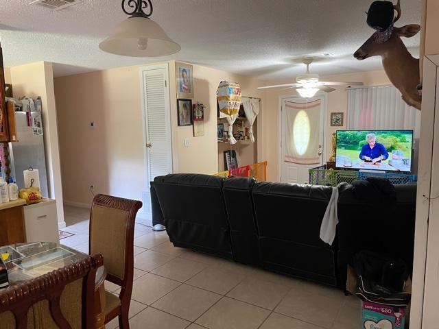 GARNIERS BEACH 6TH - Residential