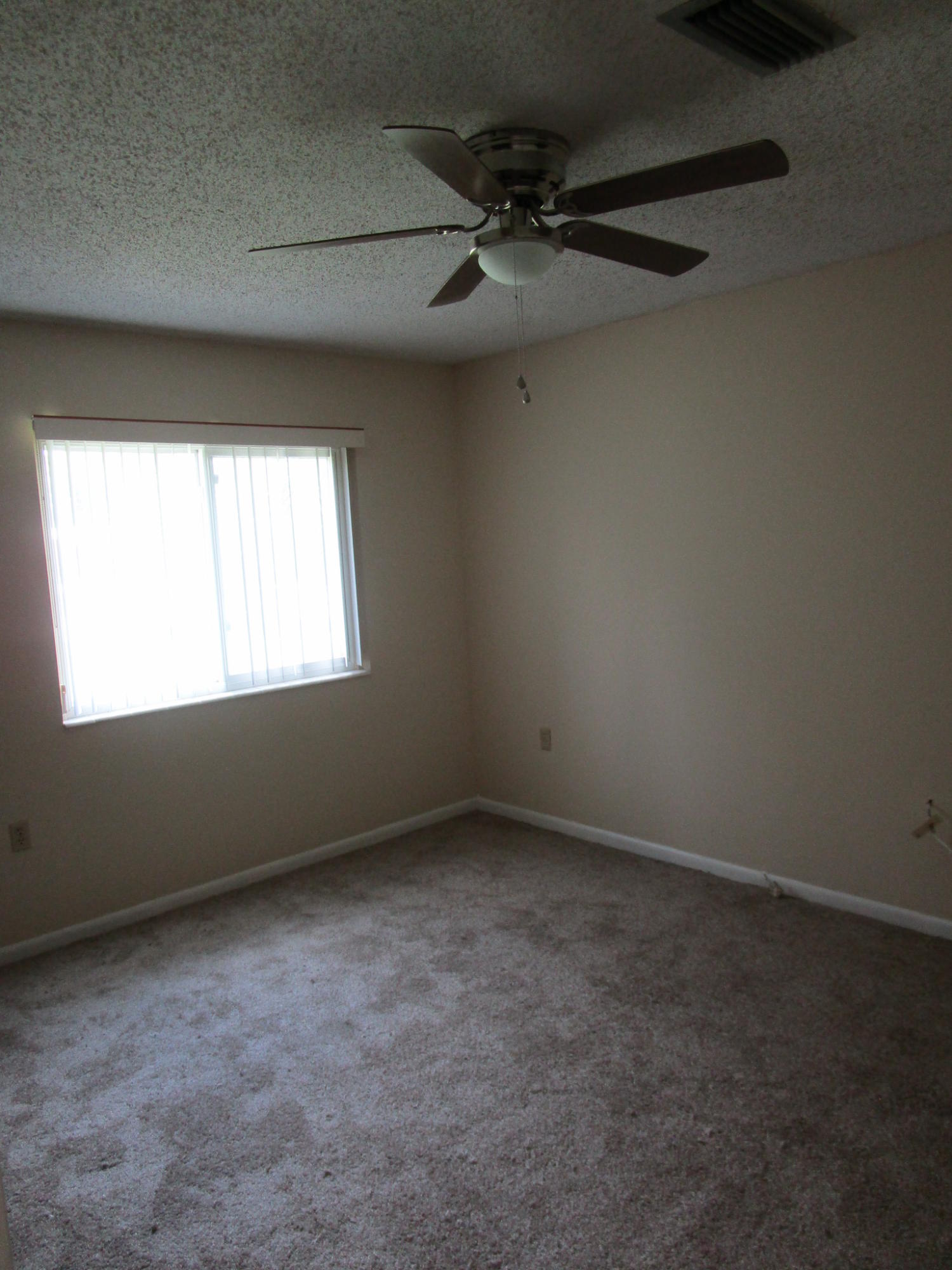 PALM ESTATES UNIT 4 - Residential Lease