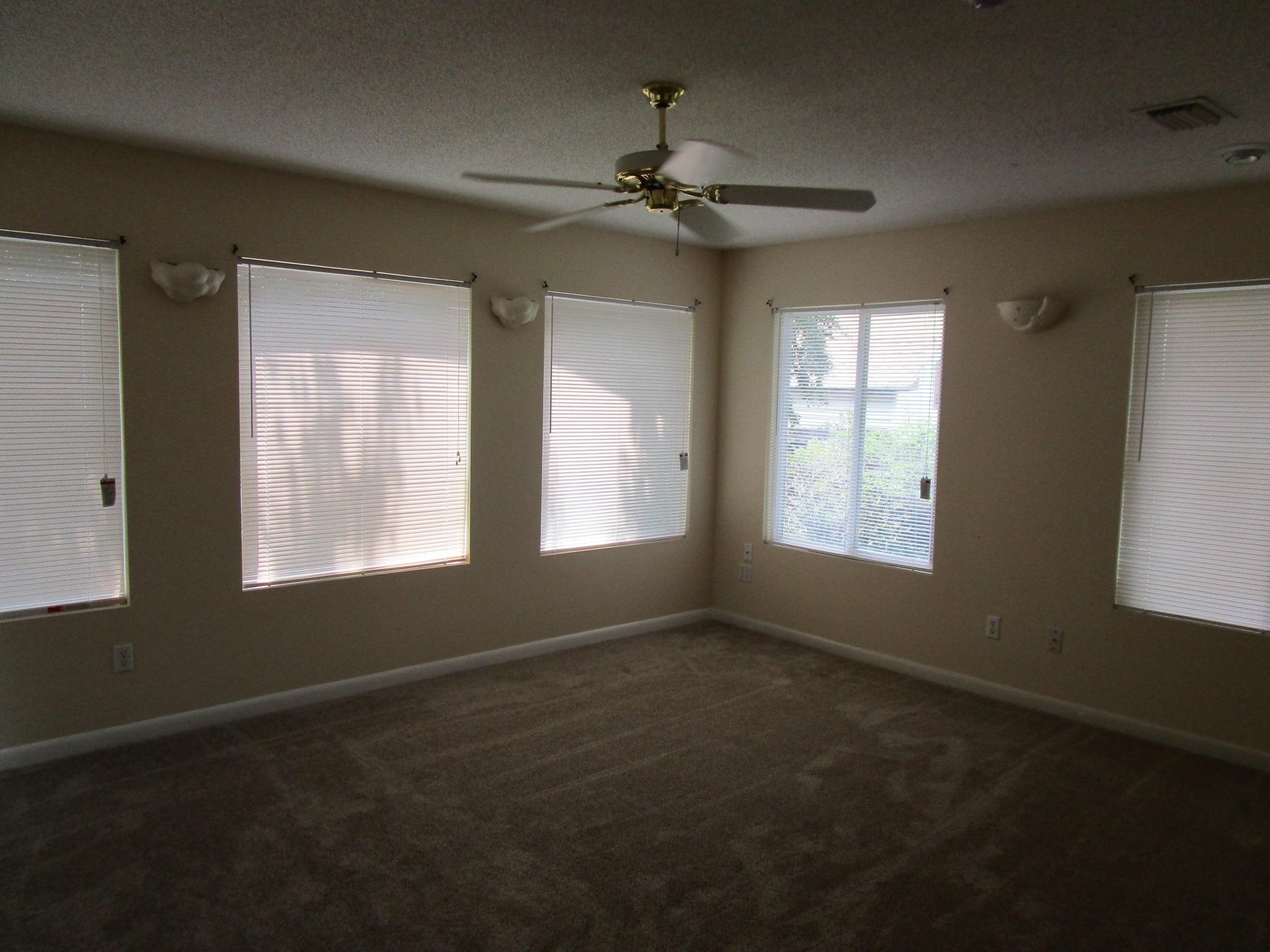PALM ESTATES UNIT 4 - Residential Lease