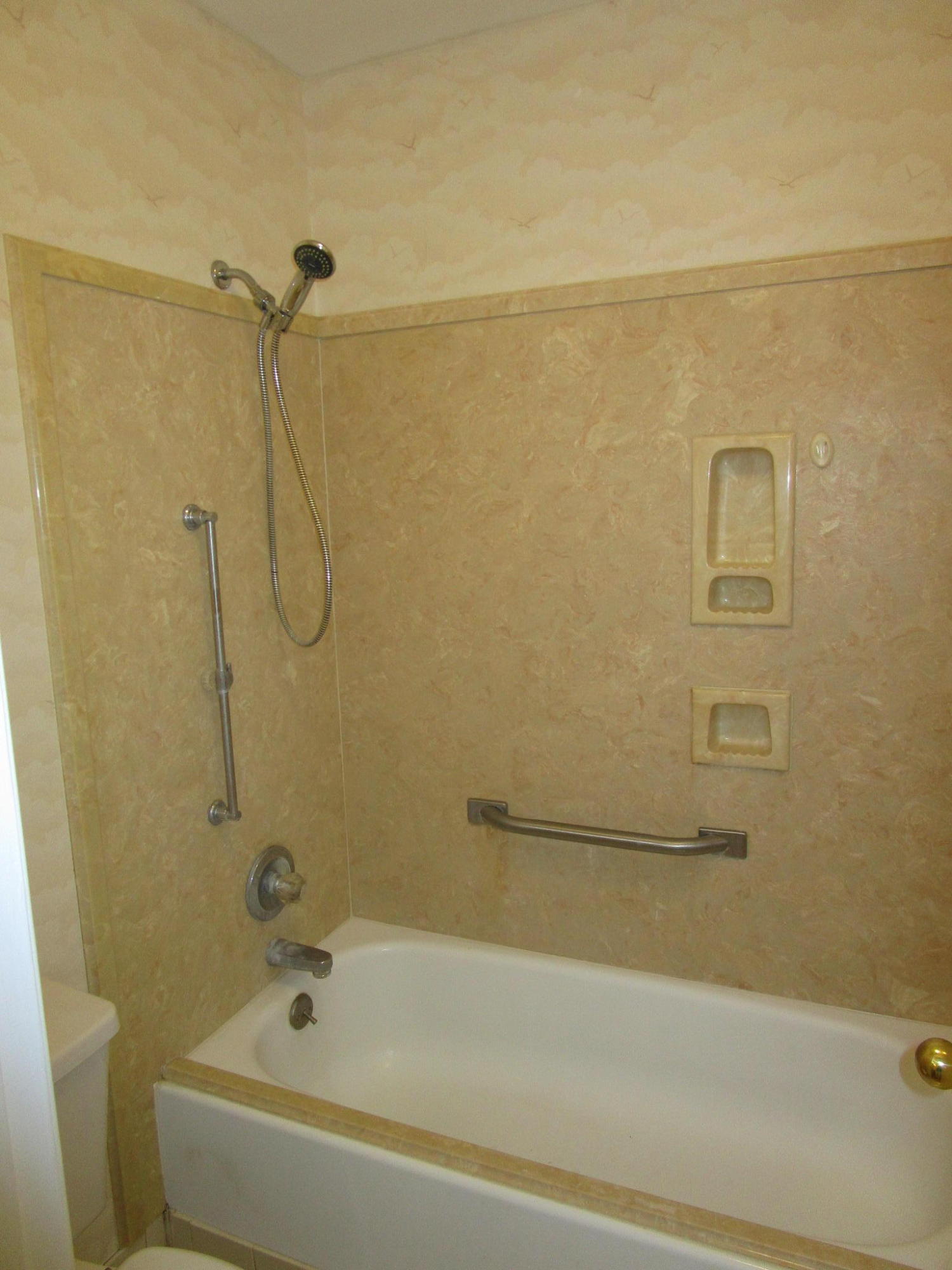 PALM ESTATES UNIT 4 - Residential Lease